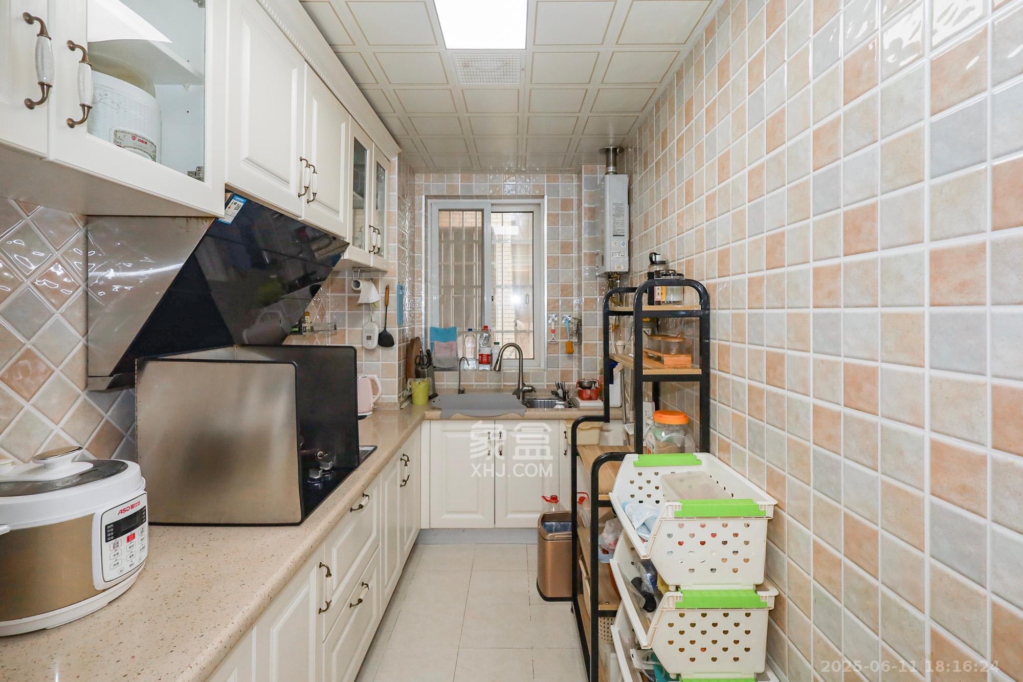 谷山乐园三期  2室2厅1卫    59.8万 谷山乐园三期  2室2厅1卫    59.8万厨房