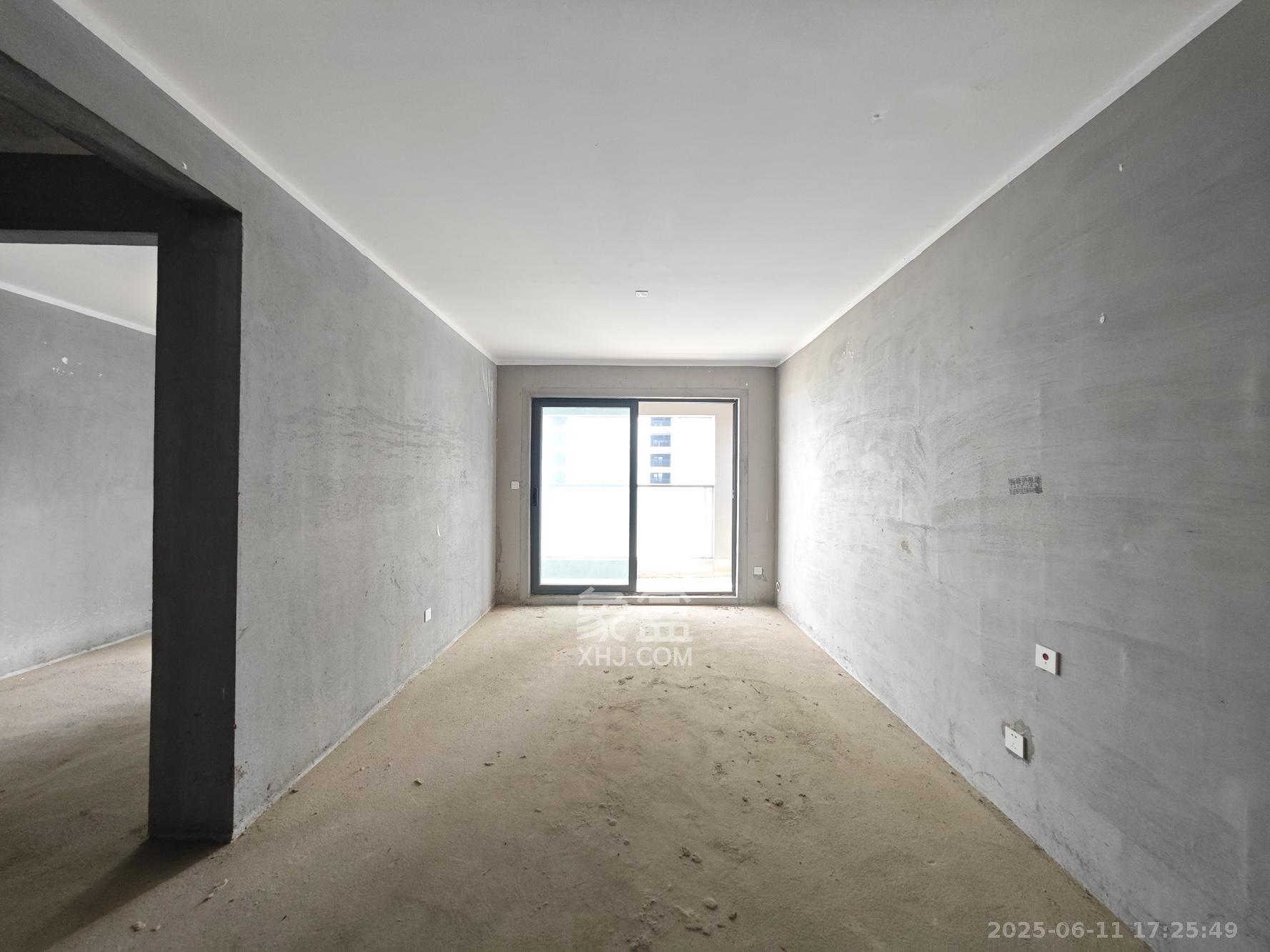 融创会展上东区 3室2厅1卫 96.0万 融创会展上东区 3室2厅1卫 96.0万客厅