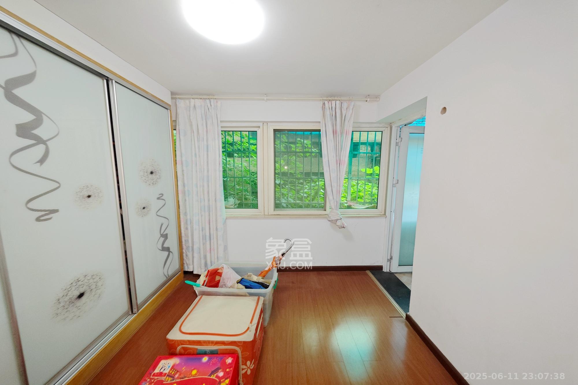 建丰公寓(长沙卷烟厂宿舍) 4室2厅2卫 82.8万 建丰公寓(长沙卷烟厂宿舍) 4室2厅2卫 82.8万阳台