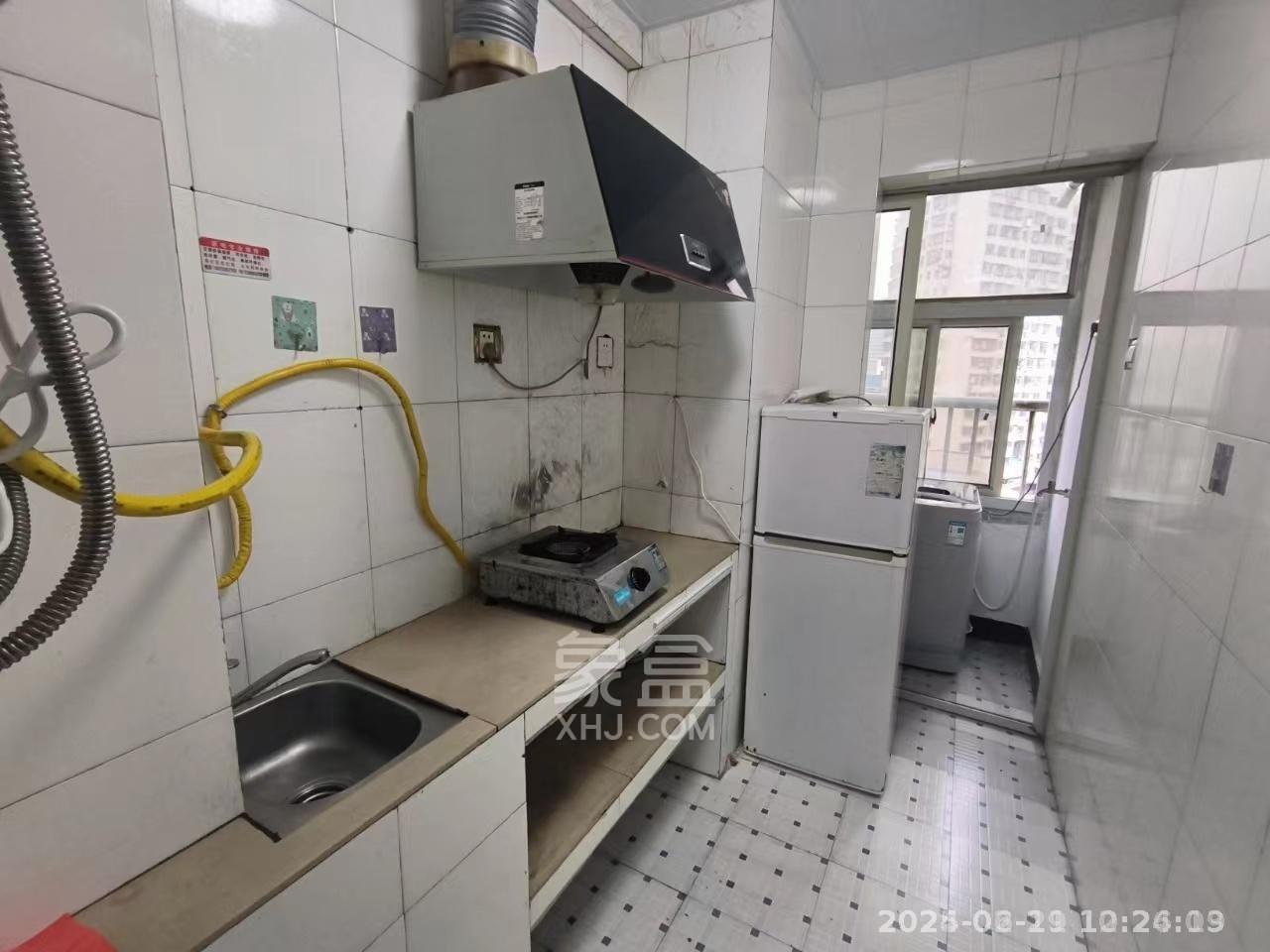 胜马可 1室1厅1卫 1300.0元/月 胜马可 1室1厅1卫 1300.0元/月室内图