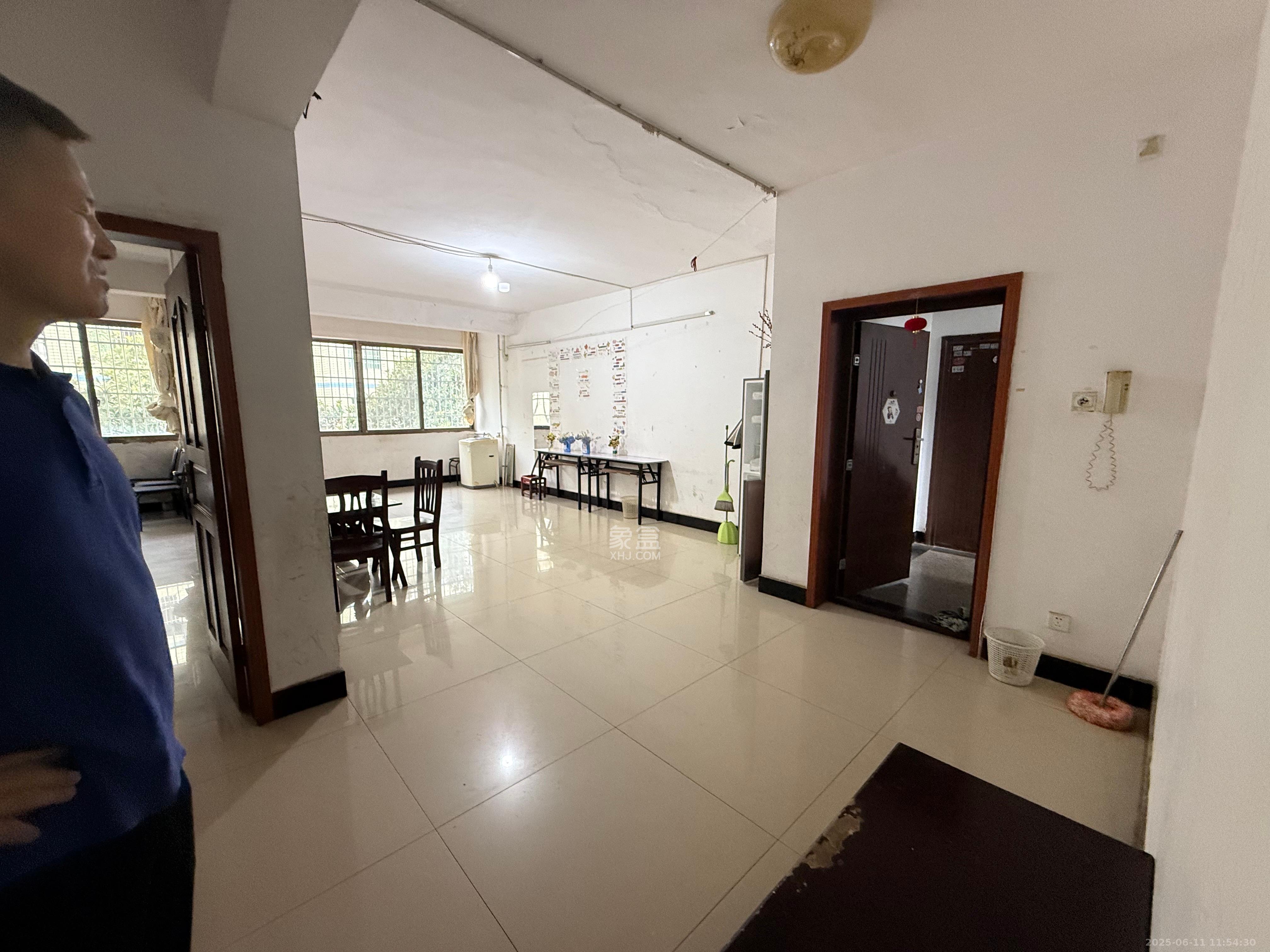 兴联小区 3室2厅2卫 1700.0元/月 兴联小区 3室2厅2卫 1700.0元/月室内图