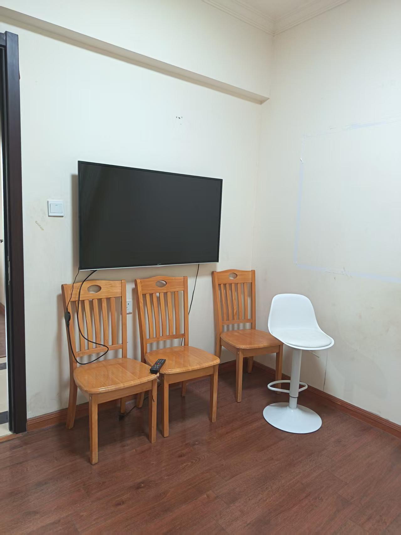碧桂园  3室2厅2卫   1700.00元/月室内图