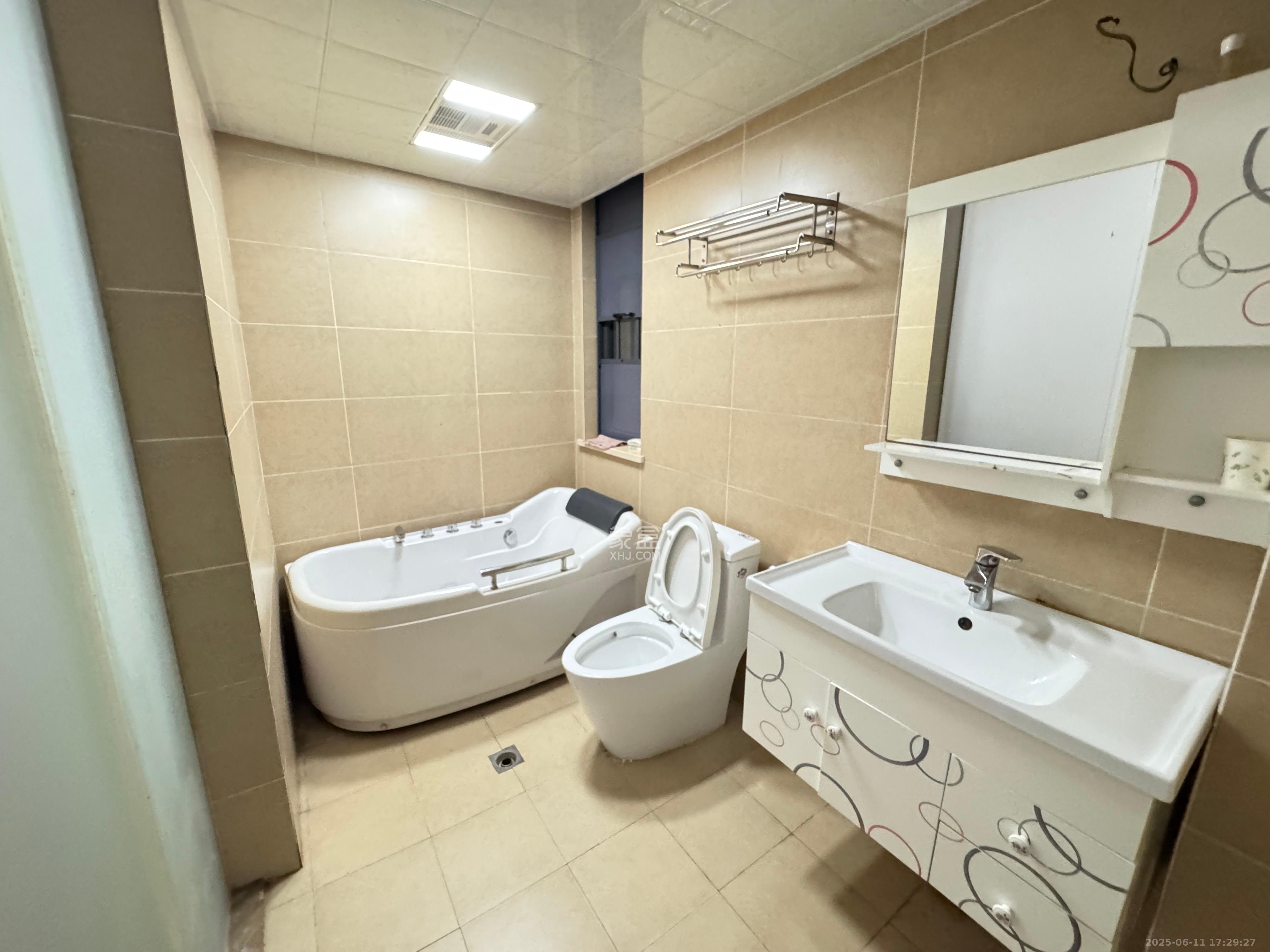 优山美地 3室2厅2卫 2700.0元/月 优山美地 3室2厅2卫 2700.0元/月室内图