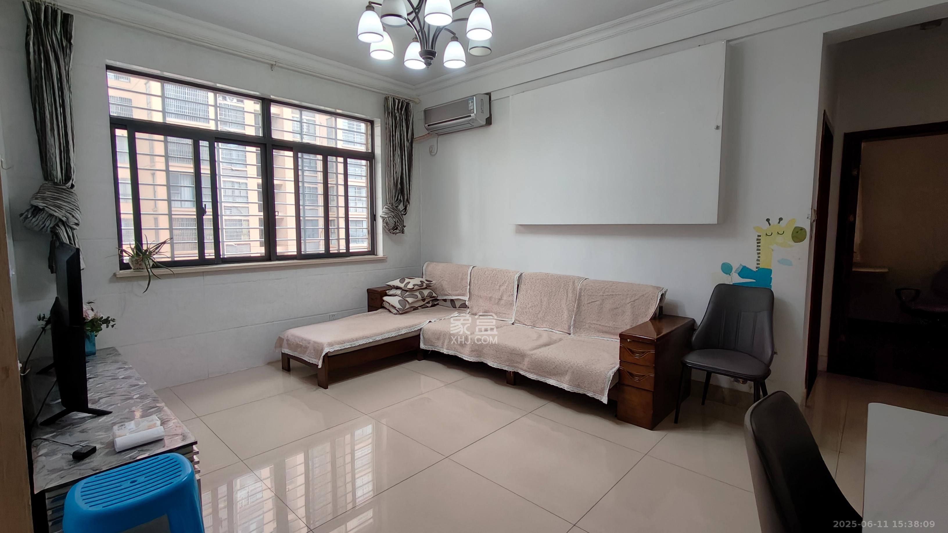 五星龙廻塘小区 3室2厅1卫 2200.0元/月 五星龙廻塘小区 3室2厅1卫 2200.0元/月室内图