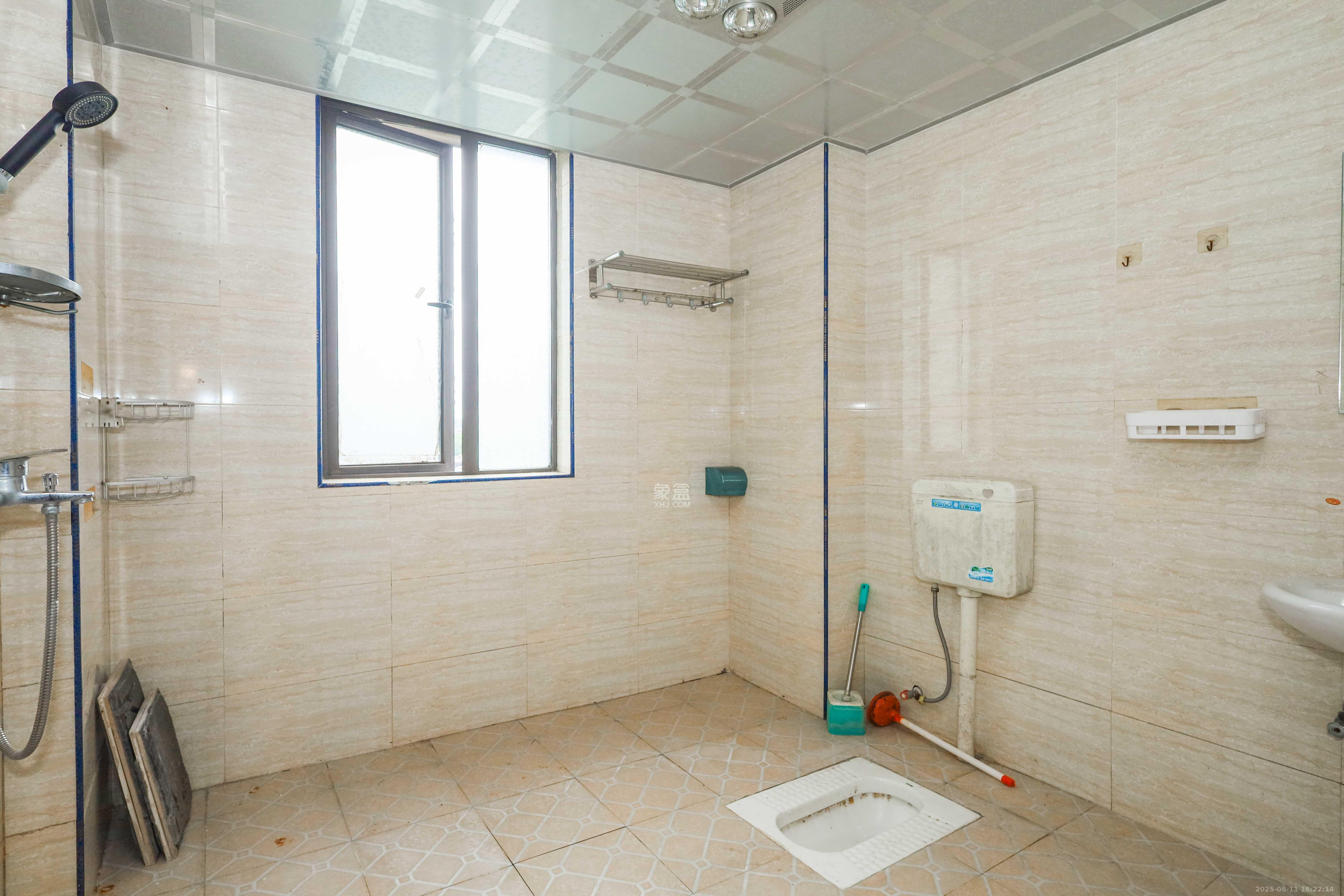 旭辉御府  4室2厅1卫    139.0万 旭辉御府  4室2厅1卫    139.0万卫生间