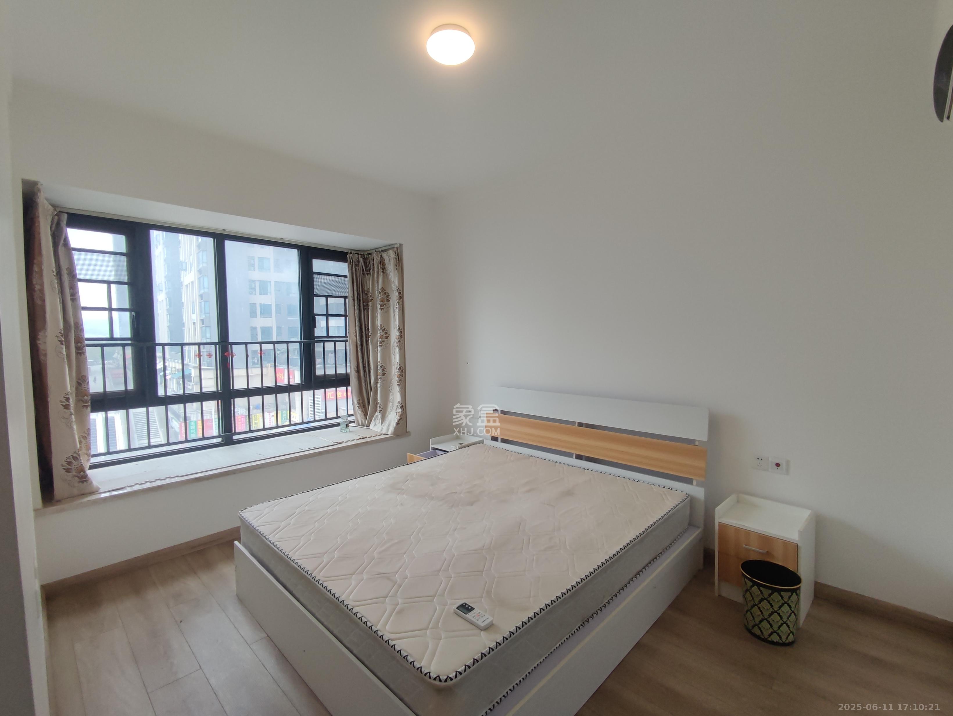 汇金城/嘉华城(二期、三期) 3室2厅2卫 2600.0元/月 汇金城/嘉华城(二期、三期) 3室2厅2卫 2600.0元/月室内图