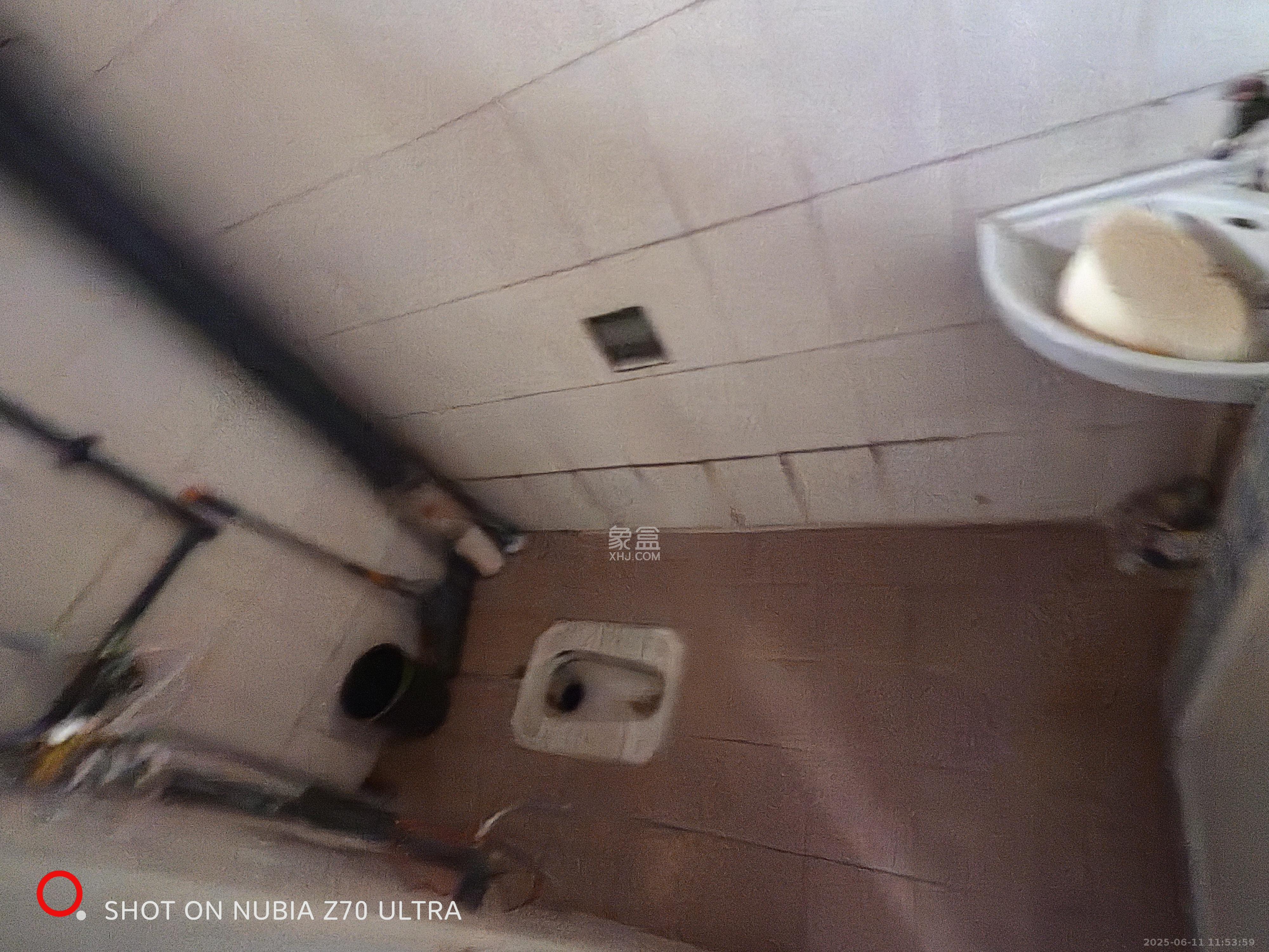 十七中宿舍(燕子岭正街40号) 1室0厅0卫 1000.0元/月 十七中宿舍(燕子岭正街40号) 1室0厅0卫 1000.0元/月室内图