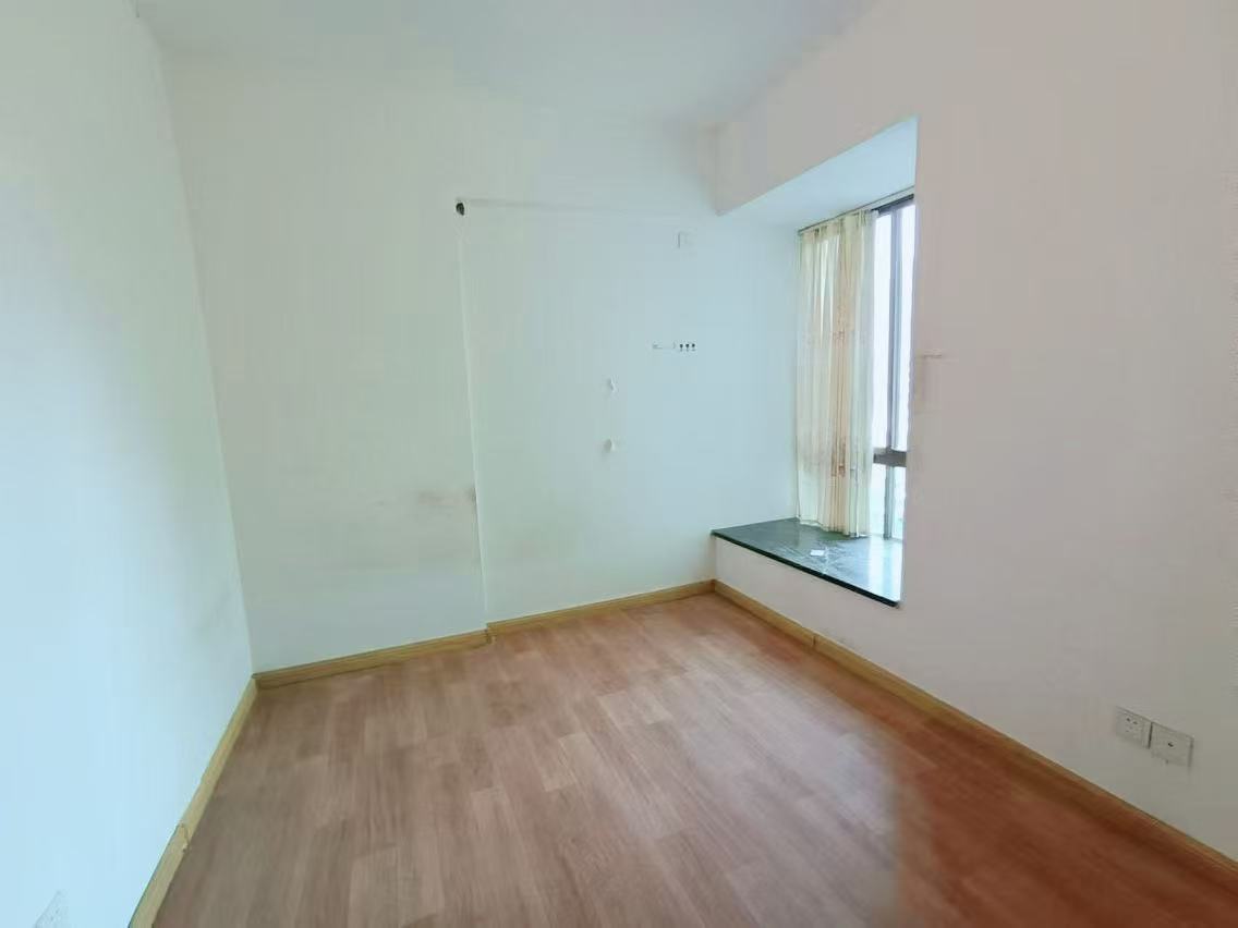 建安花园  3室2厅2卫   2500.00元/月室内图