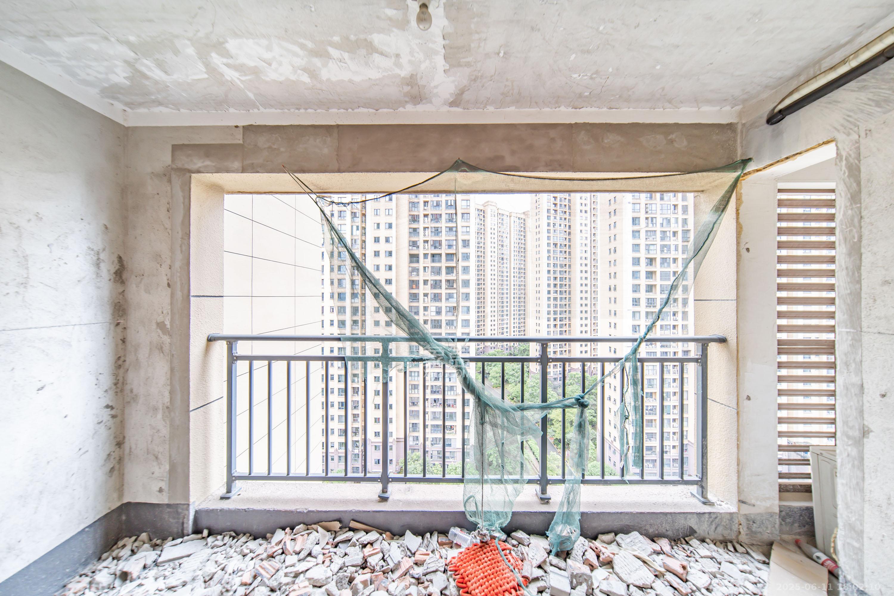 湘熙水郡(观澜海赋家园) 1室0厅0卫 155.0万 湘熙水郡(观澜海赋家园) 1室0厅0卫 155.0万阳台