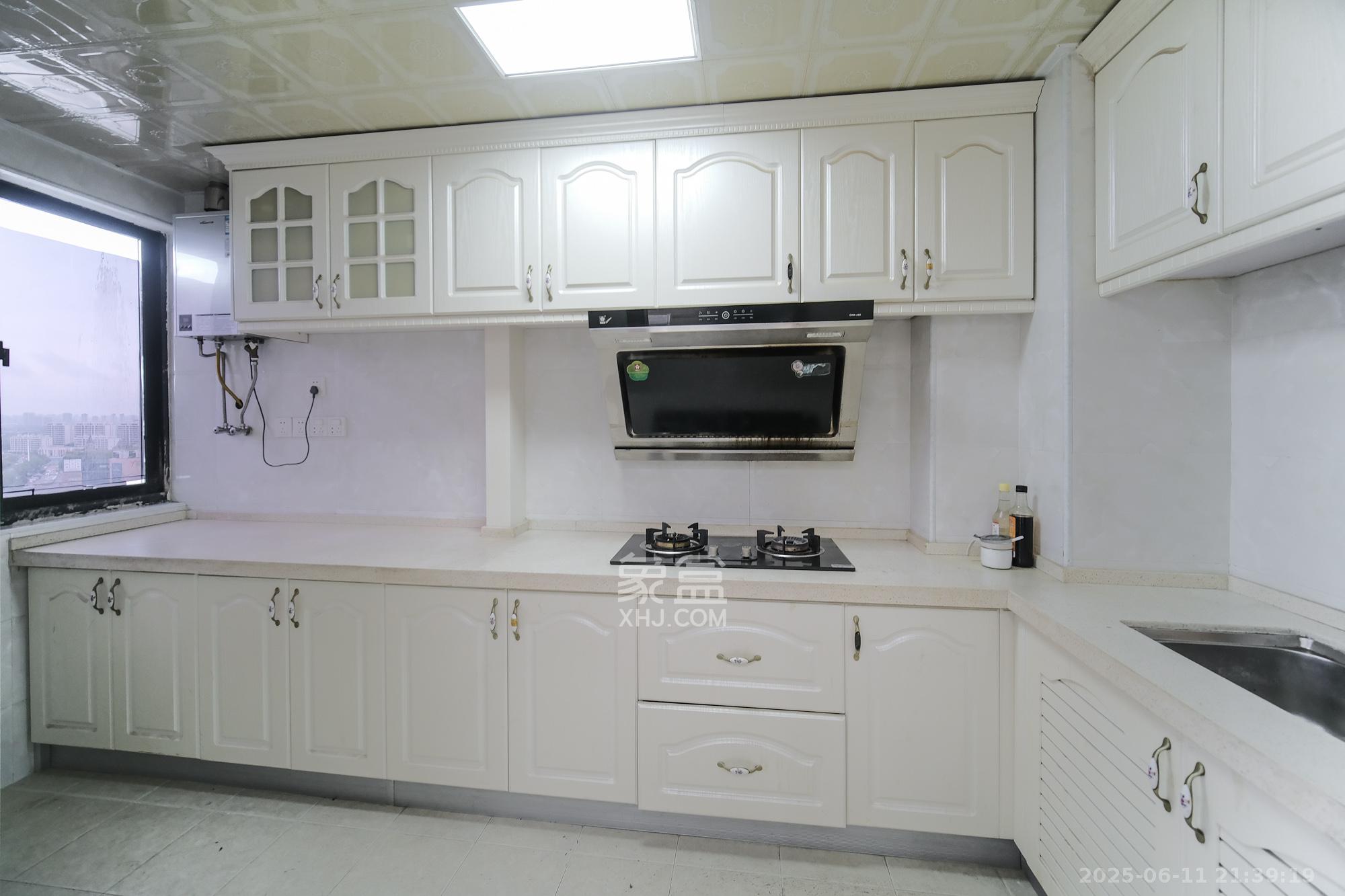 山水湾 3室2厅1卫 67.0万 山水湾 3室2厅1卫 67.0万厨房