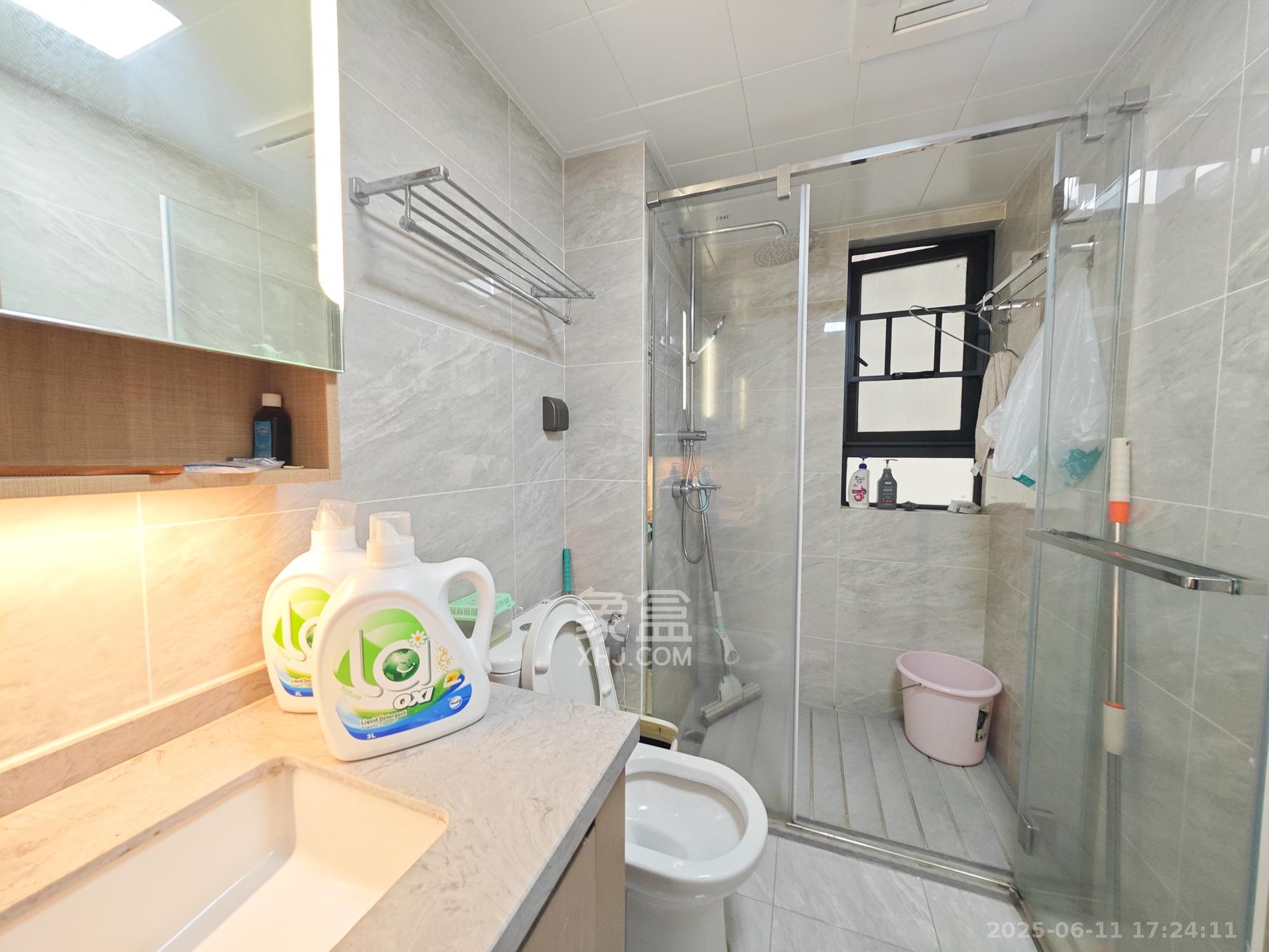 万科魅力之城 3室2厅2卫 115.0万 万科魅力之城 3室2厅2卫 115.0万卫生间