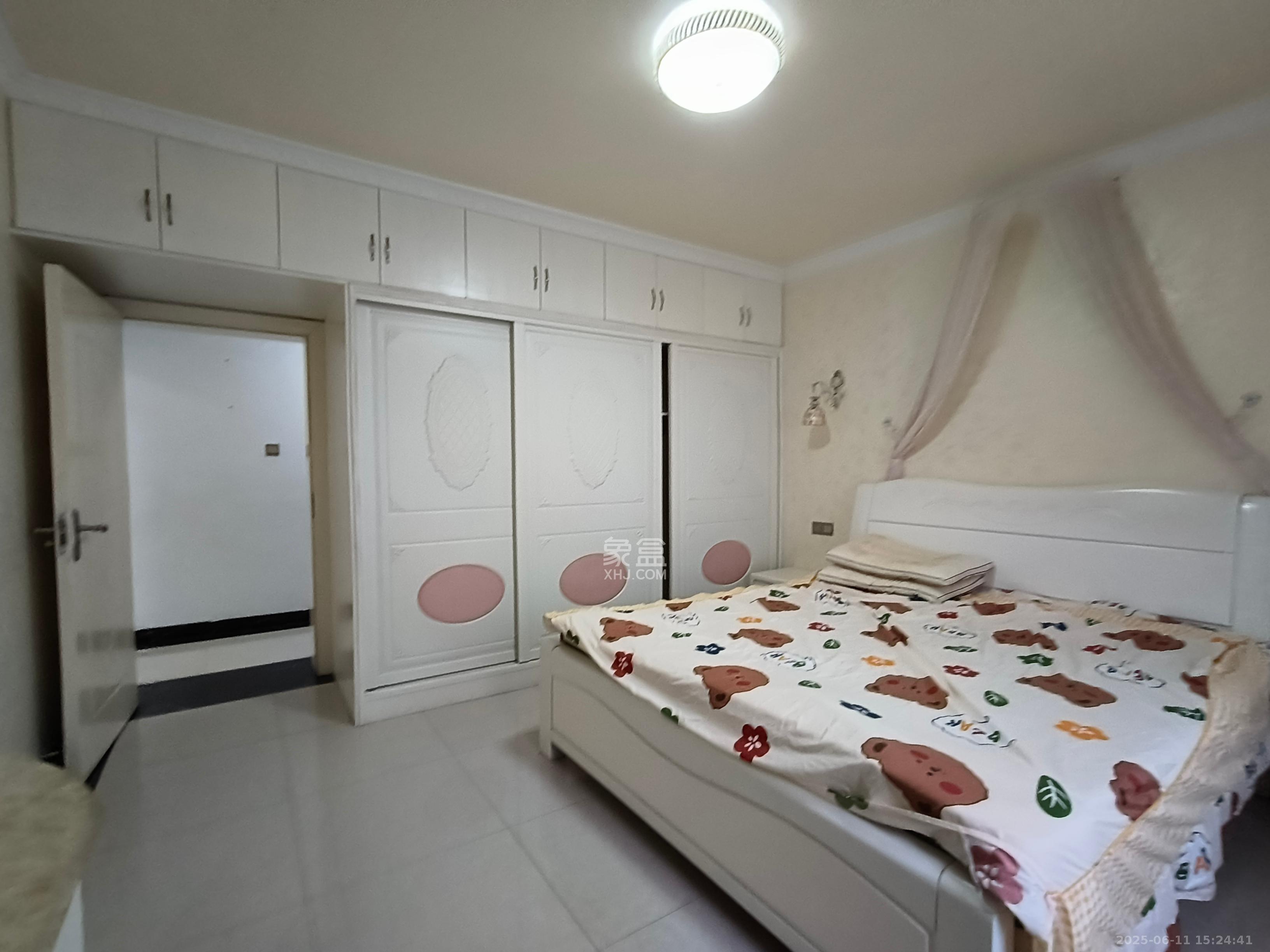 方略学府佳境 4室2厅2卫 2300.0元/月 方略学府佳境 4室2厅2卫 2300.0元/月室内图