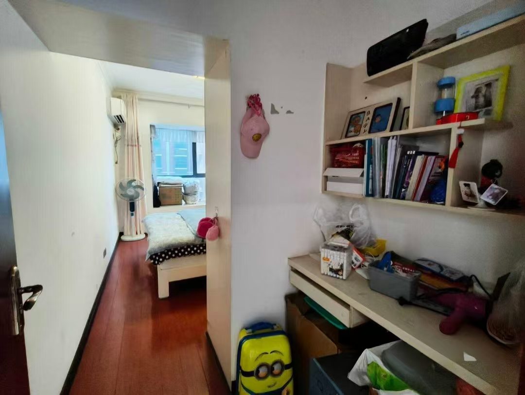 东方明珠 2室2厅1卫 36.8万 东方明珠 2室2厅1卫 36.8万客厅