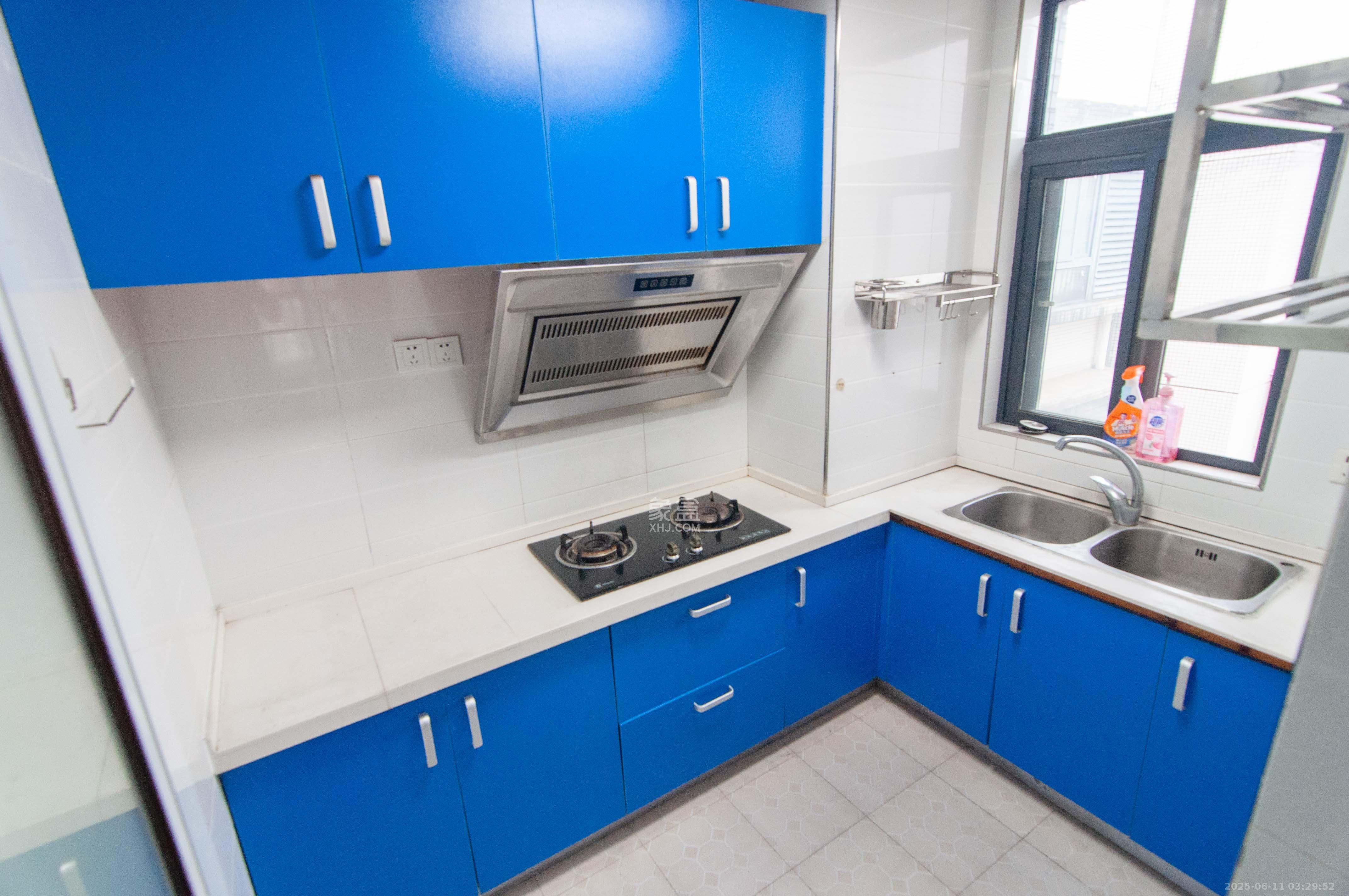 高鑫麓城  2室2厅1卫    75.0万 高鑫麓城  2室2厅1卫    75.0万厨房