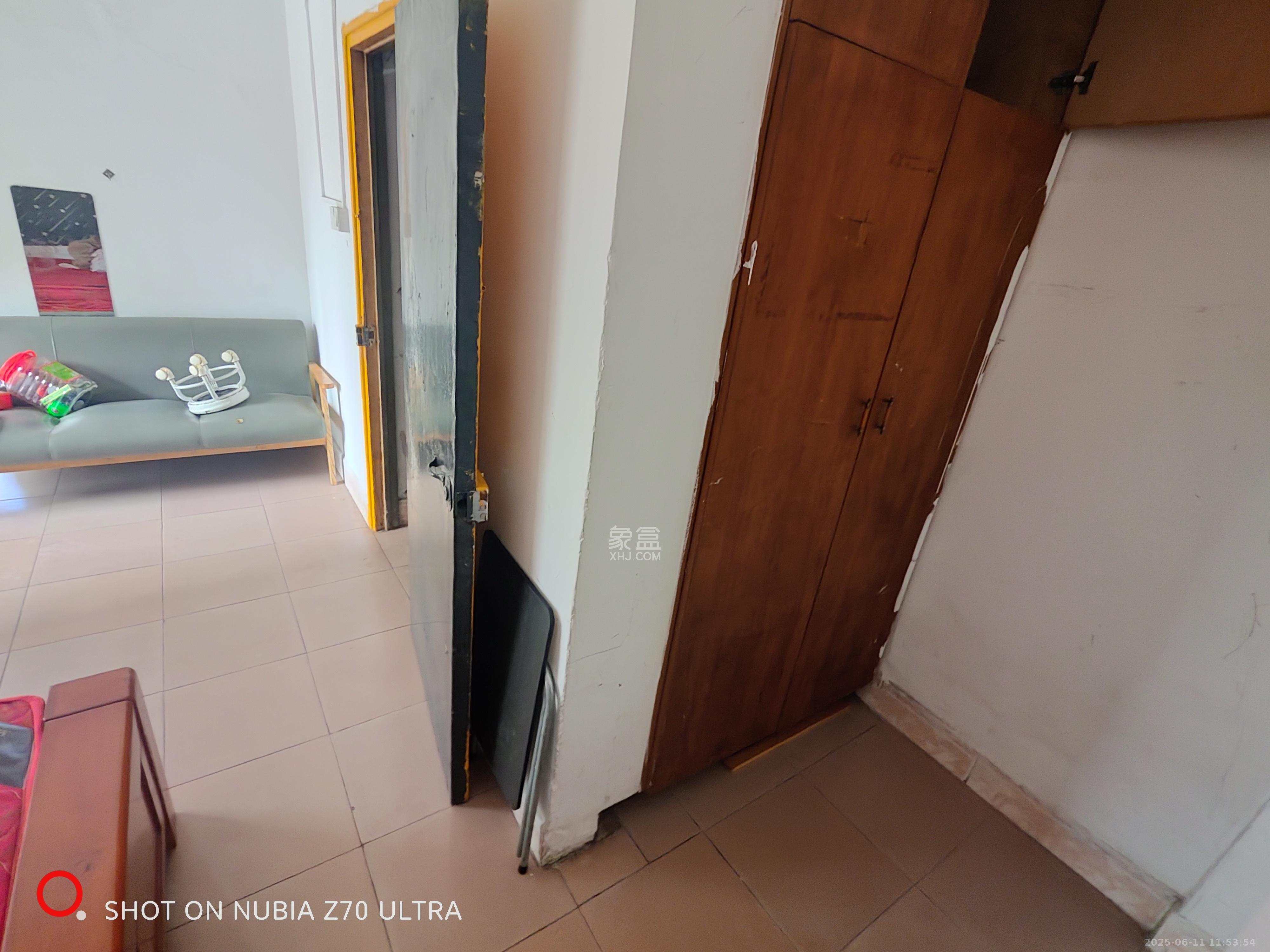 十七中宿舍(燕子岭正街40号) 1室0厅0卫 1000.0元/月 十七中宿舍(燕子岭正街40号) 1室0厅0卫 1000.0元/月室内图