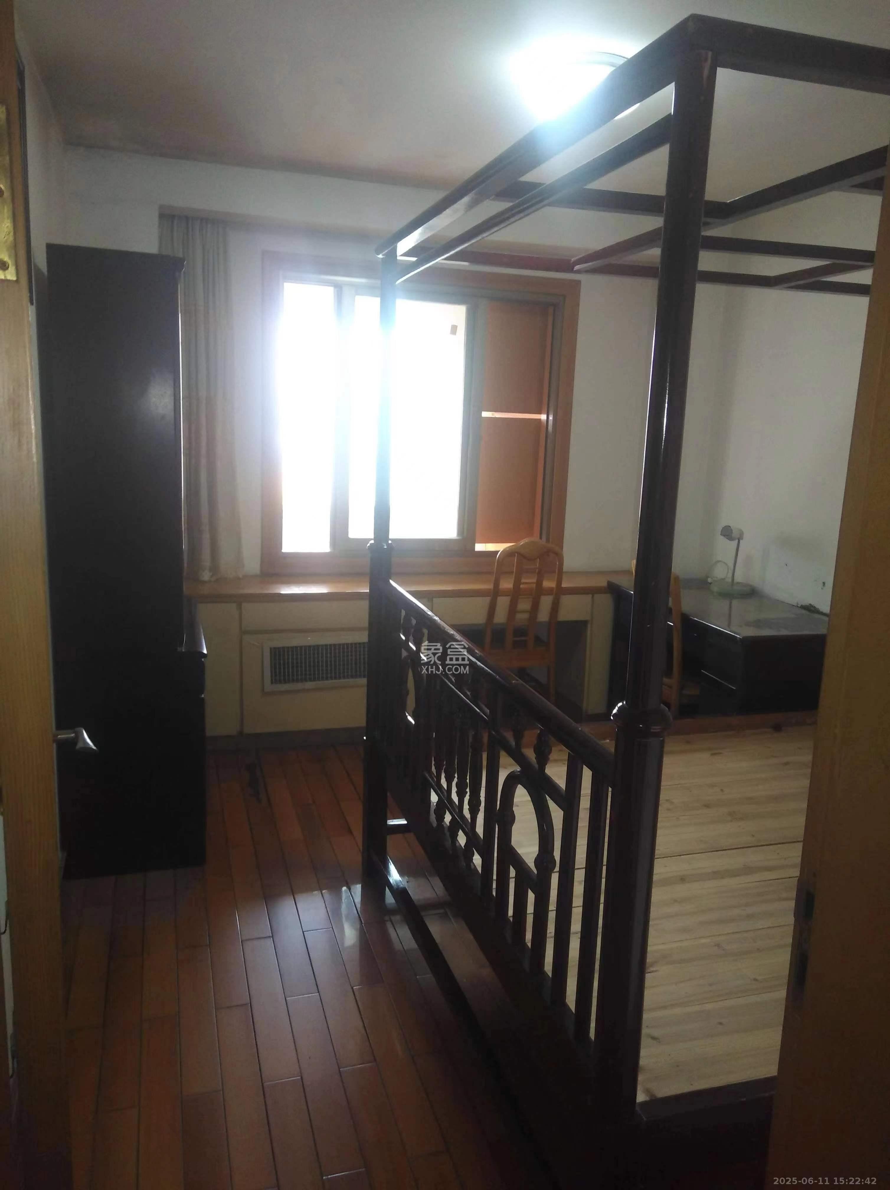 新闻出版局单位房 3室2厅2卫 3600.0元/月 新闻出版局单位房 3室2厅2卫 3600.0元/月室内图