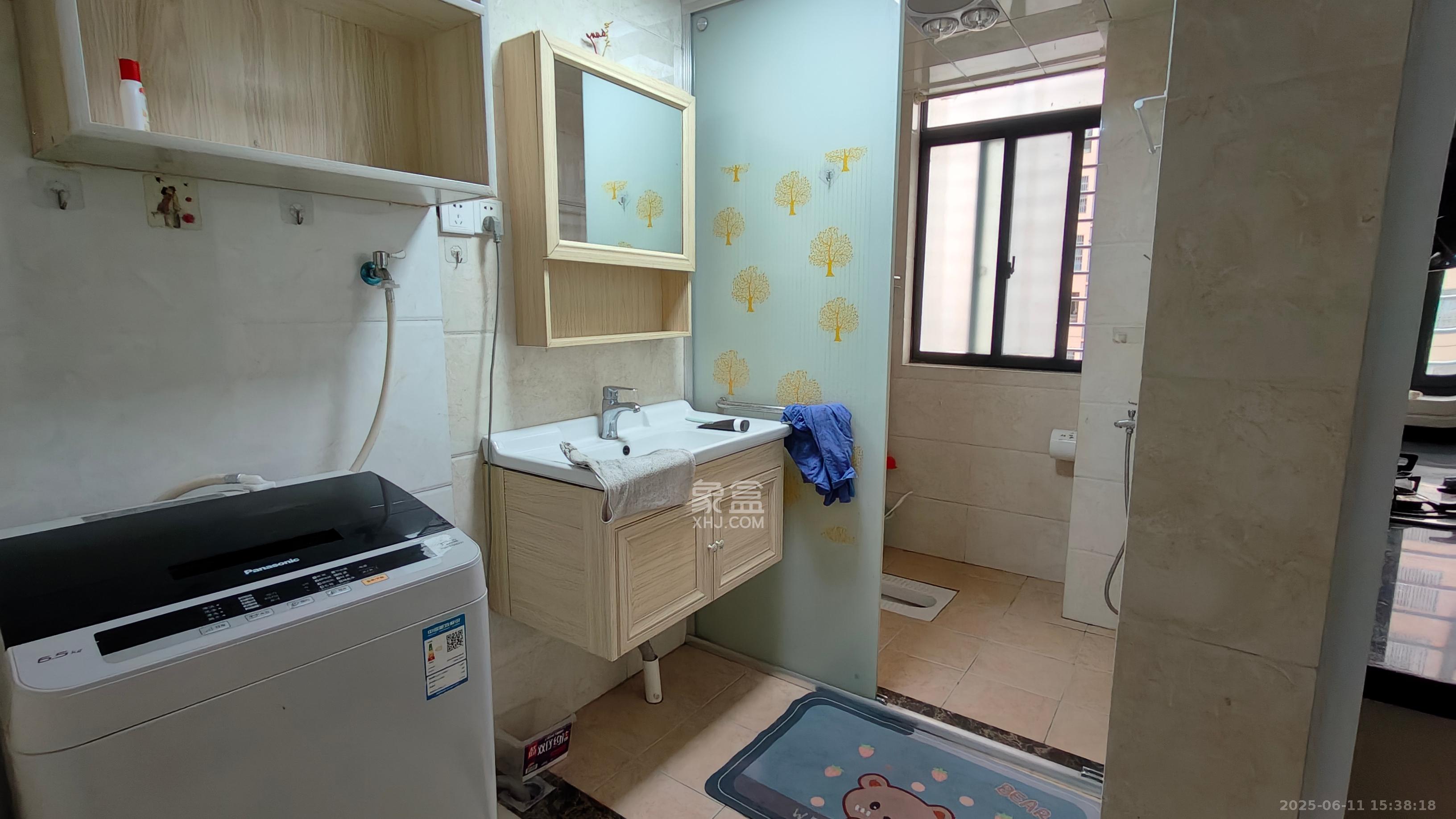 五星龙廻塘小区 3室2厅1卫 2200.0元/月 五星龙廻塘小区 3室2厅1卫 2200.0元/月室内图