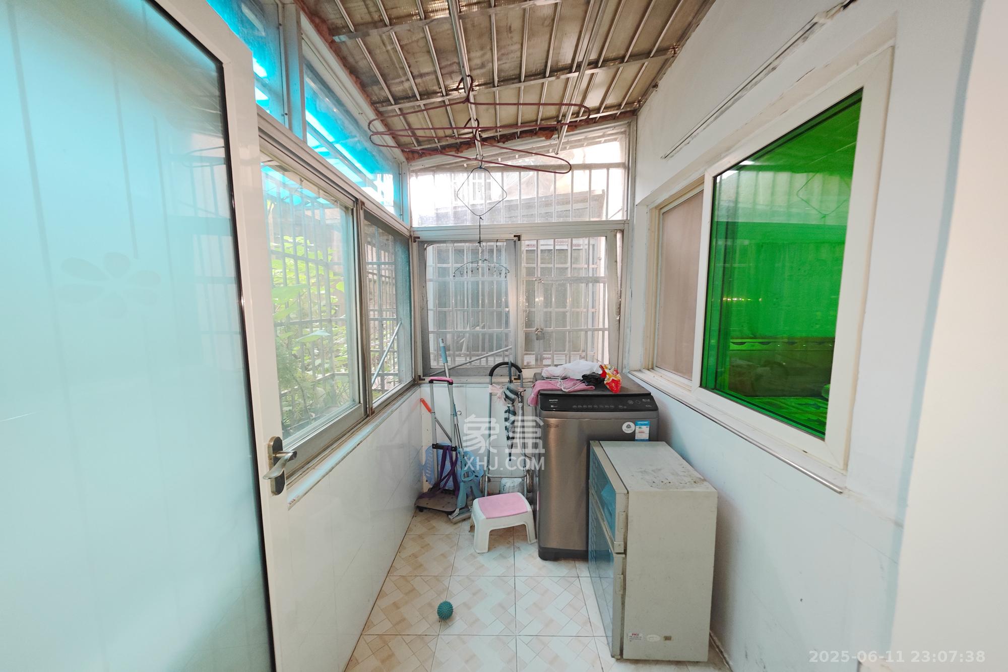 建丰公寓(长沙卷烟厂宿舍) 4室2厅2卫 82.8万 建丰公寓(长沙卷烟厂宿舍) 4室2厅2卫 82.8万阳台