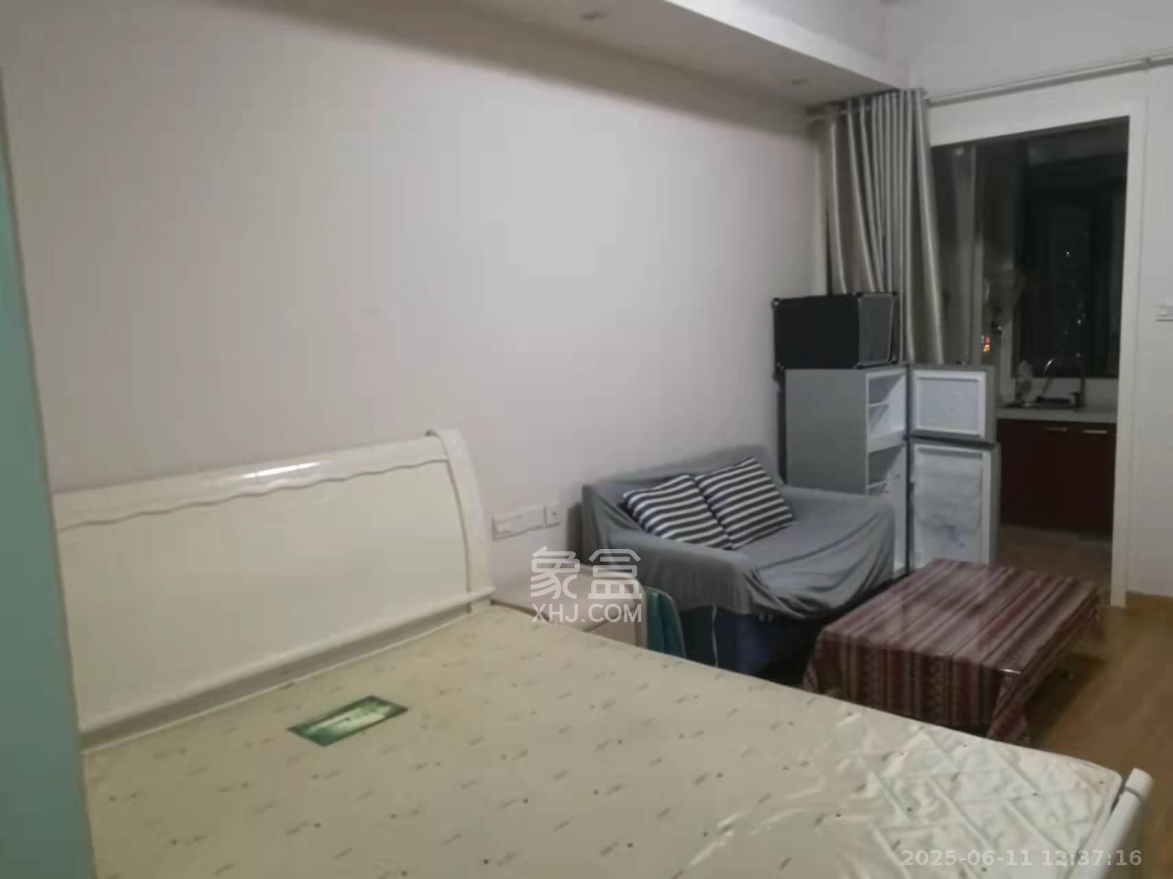 水岸世景  1室1厅1卫    900.0元/月室内图