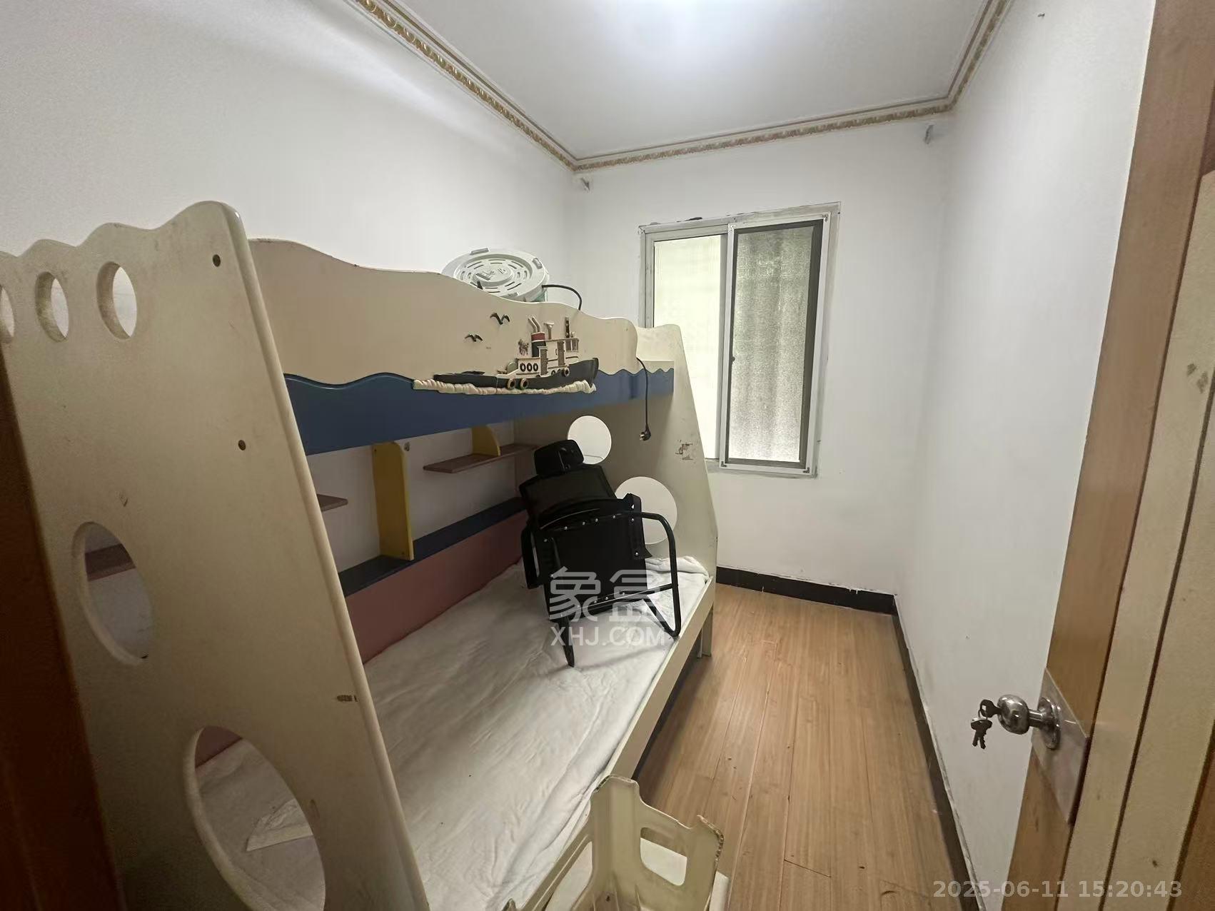 市直属机关宿舍  3室1厅1卫    1900.0元/月室内图