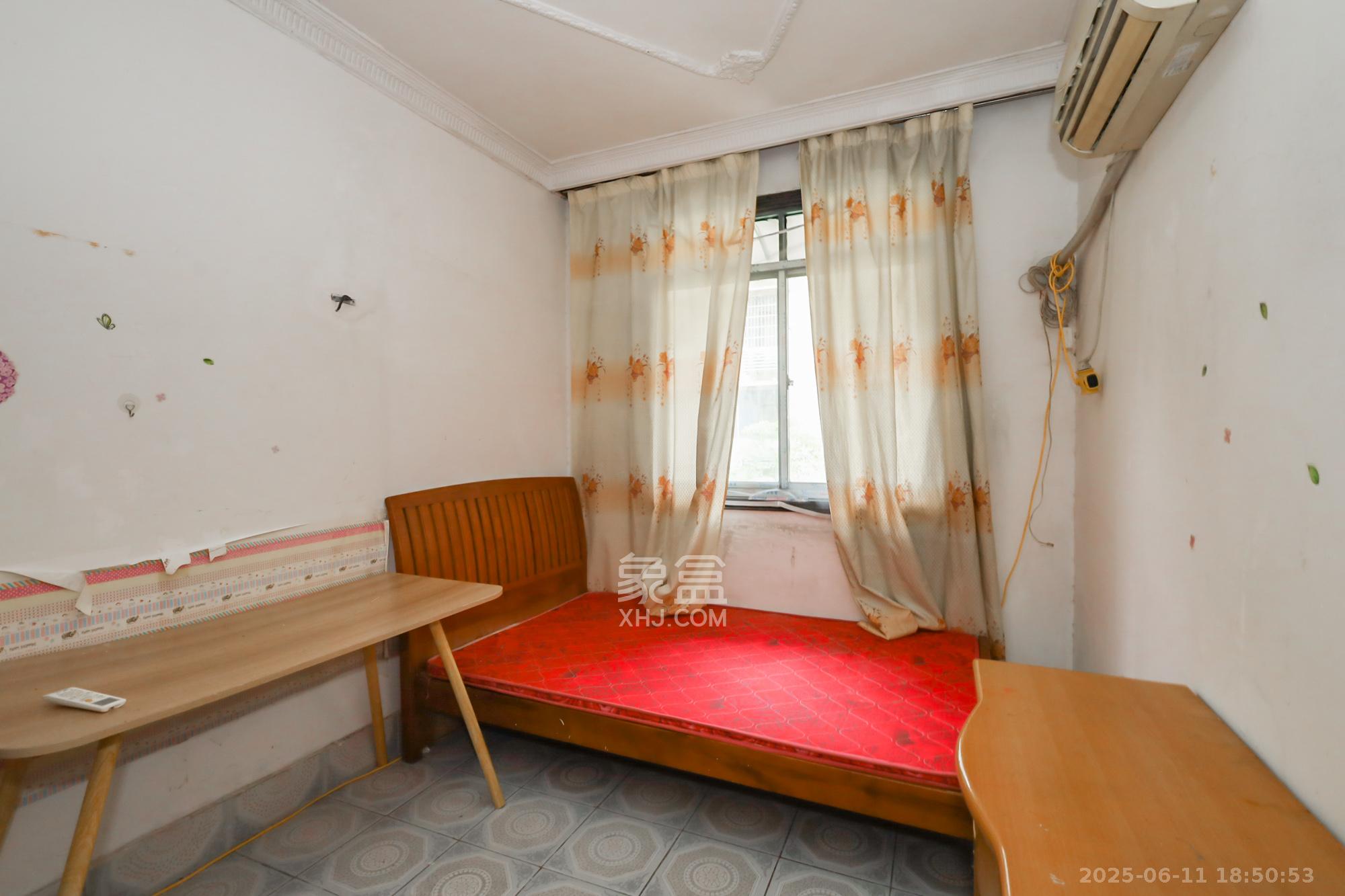 魏家坡  2室1厅1卫    41.8万 魏家坡  2室1厅1卫    41.8万卧室