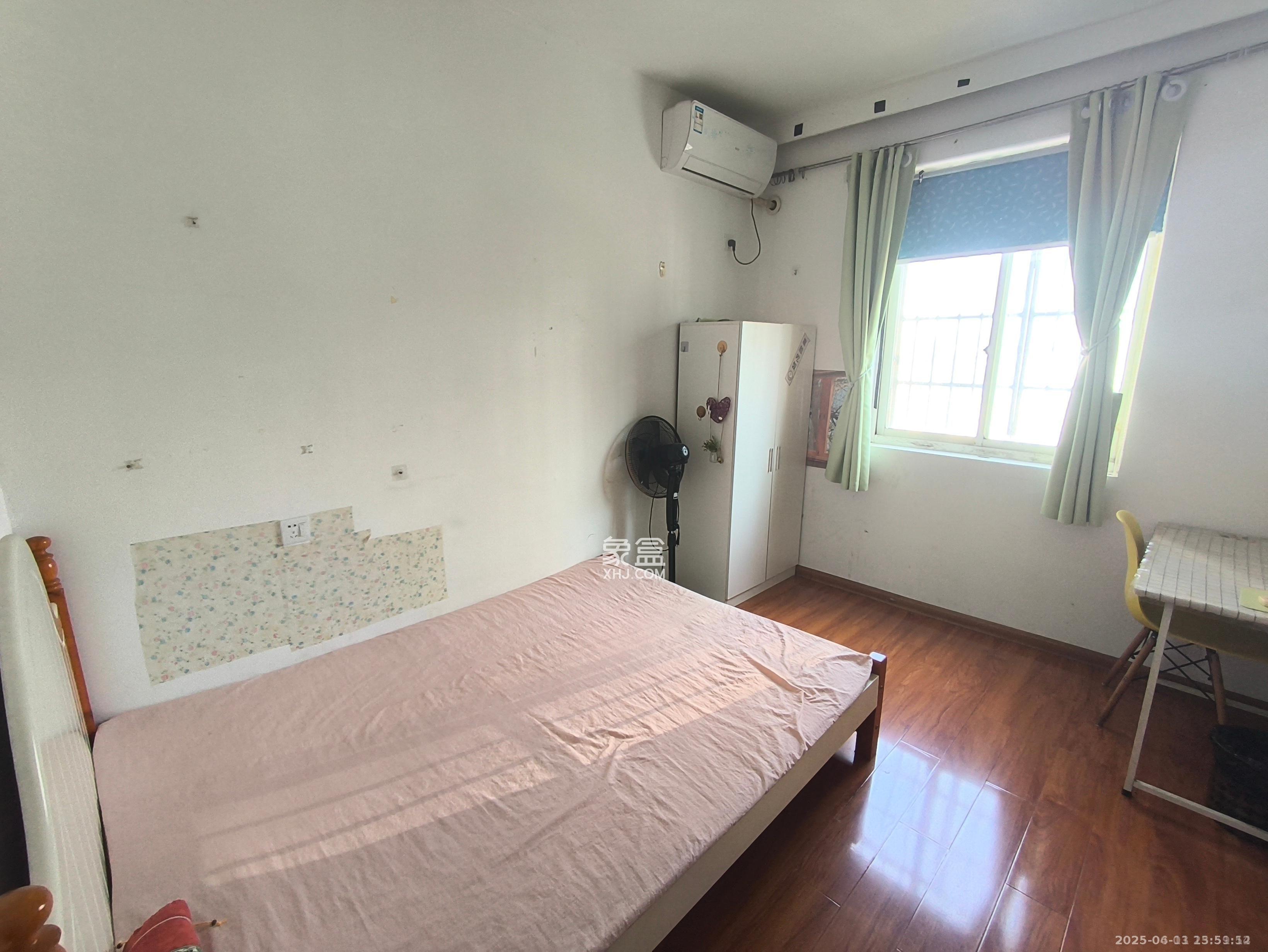 文艺新村  3室2厅1卫   3100.00元/月室内图