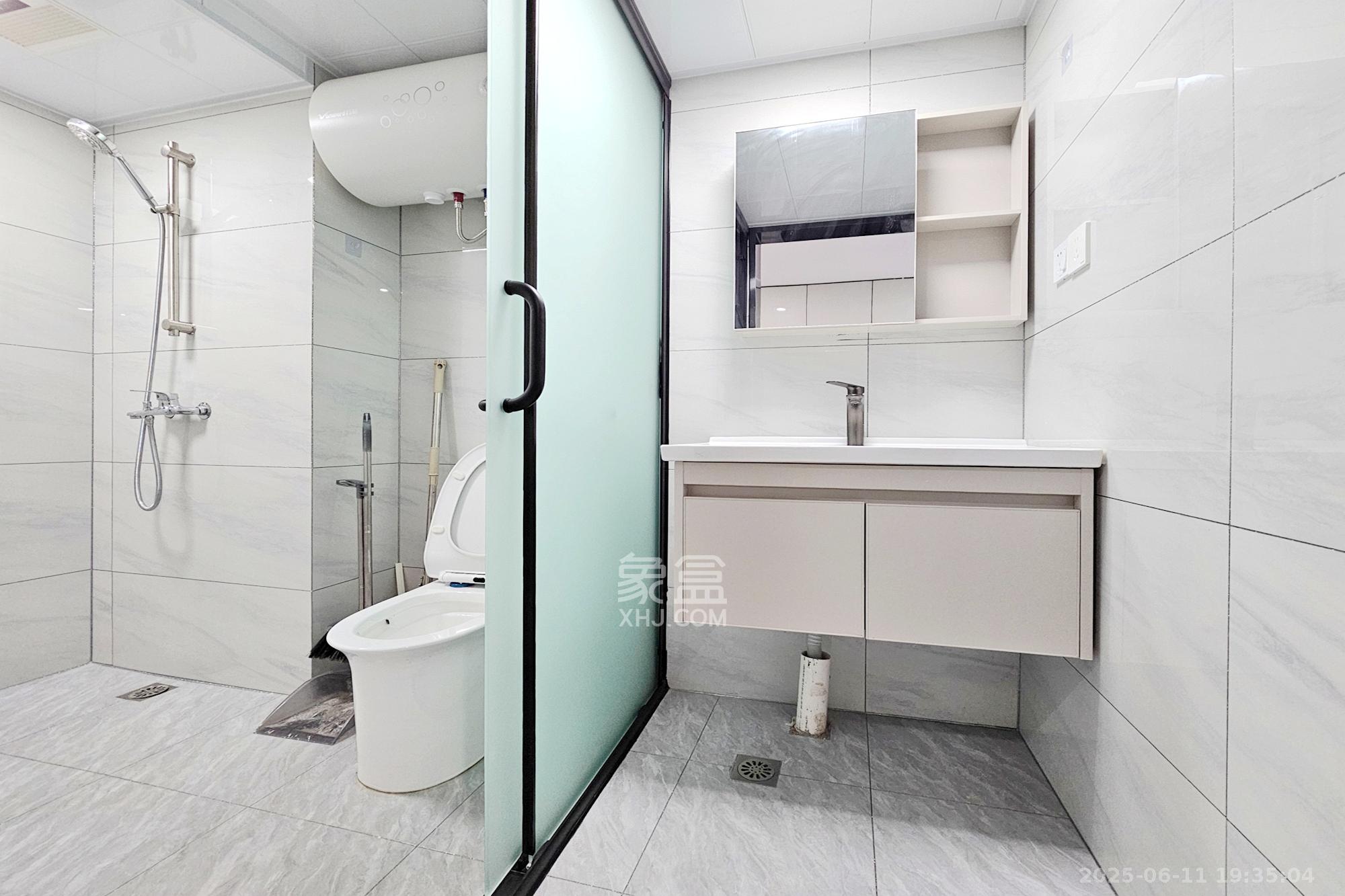 明昇壹城（明昇时代广场）三期  2室1厅1卫    58.0万卫生间