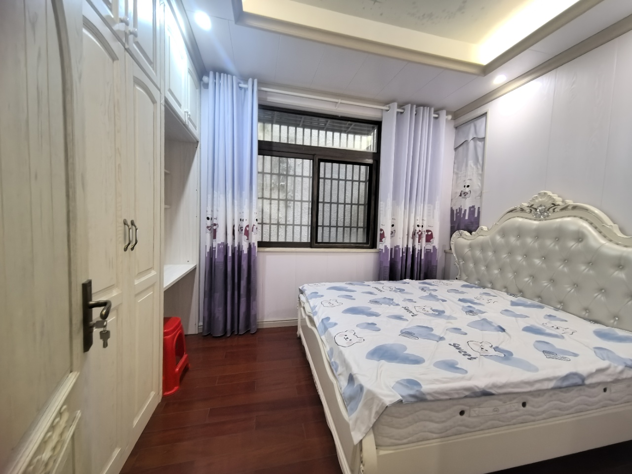 荣域 6室2厅4卫 593.0万 荣域 6室2厅4卫 593.0万室内图