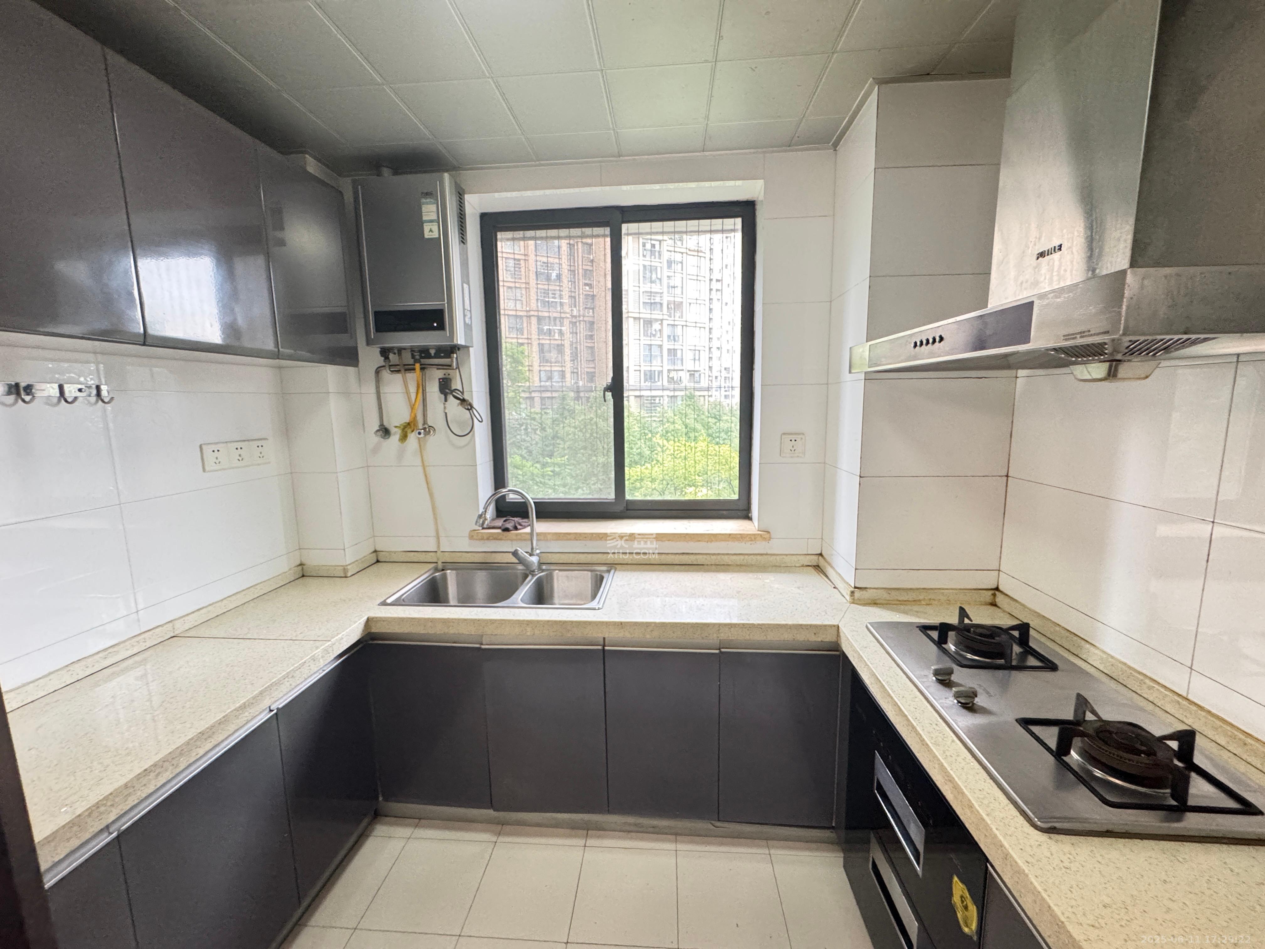 优山美地 3室2厅2卫 2700.0元/月 优山美地 3室2厅2卫 2700.0元/月室内图