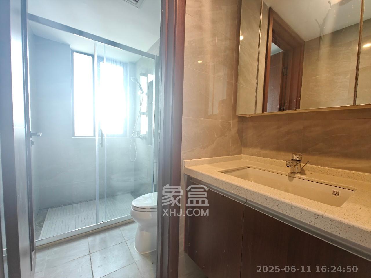 绿地长沙城际空间站(绿地新里佳苑) 4室2厅2卫 4600.0元/月 绿地长沙城际空间站(绿地新里佳苑) 4室2厅2卫 4600.0元/月室内图