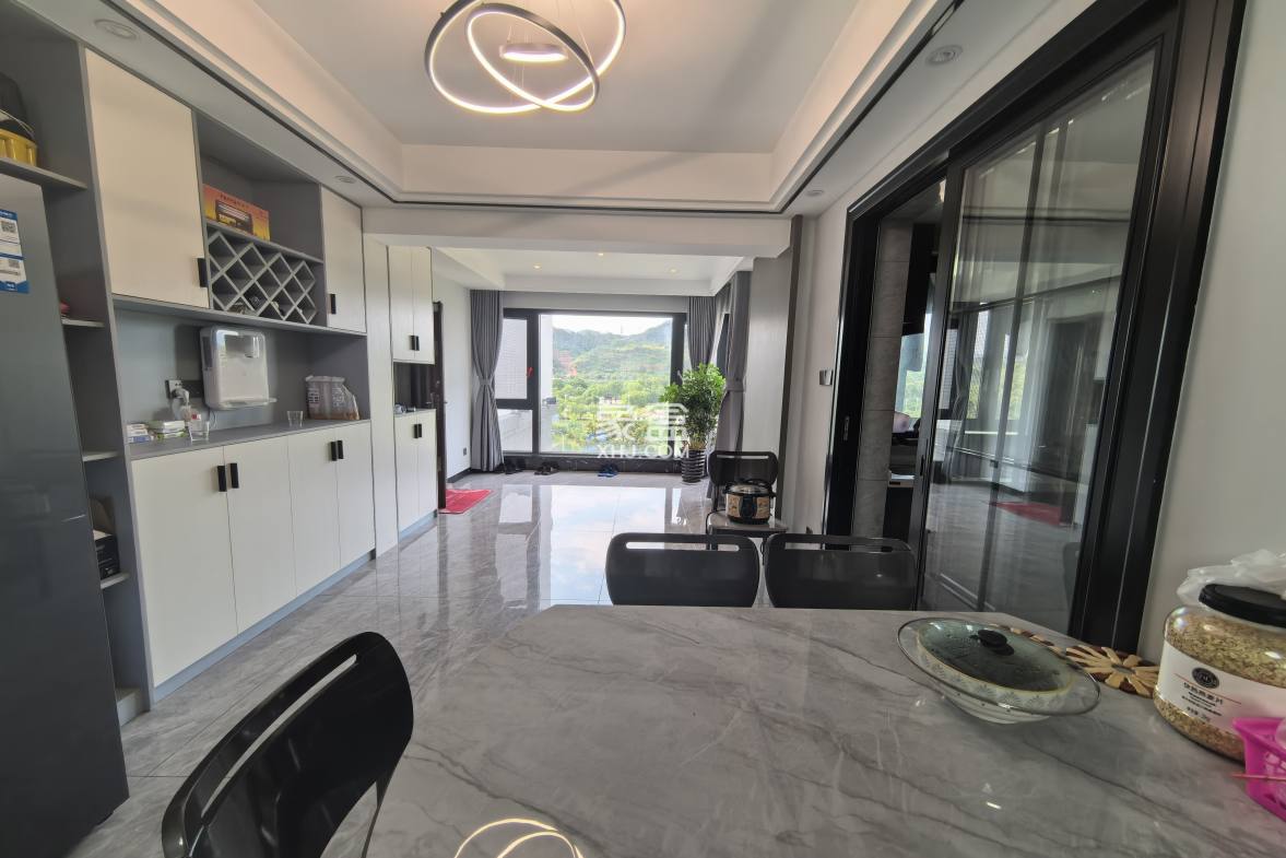 东岳新外滩 3室2厅2卫 2800.0元/月 东岳新外滩 3室2厅2卫 2800.0元/月室内图