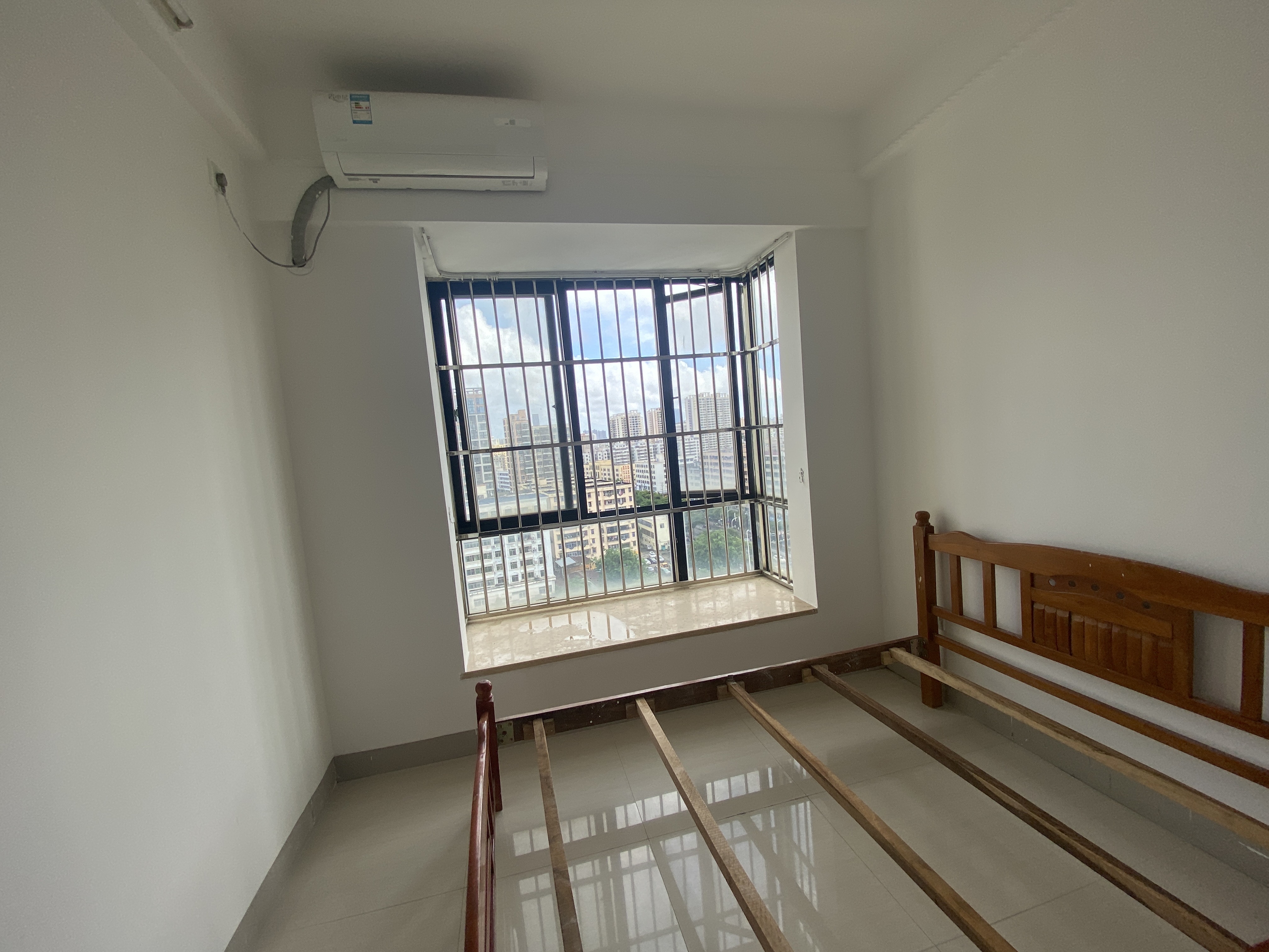 桐林阁 3室2厅2卫 2500.0元/月 桐林阁 3室2厅2卫 2500.0元/月室内图