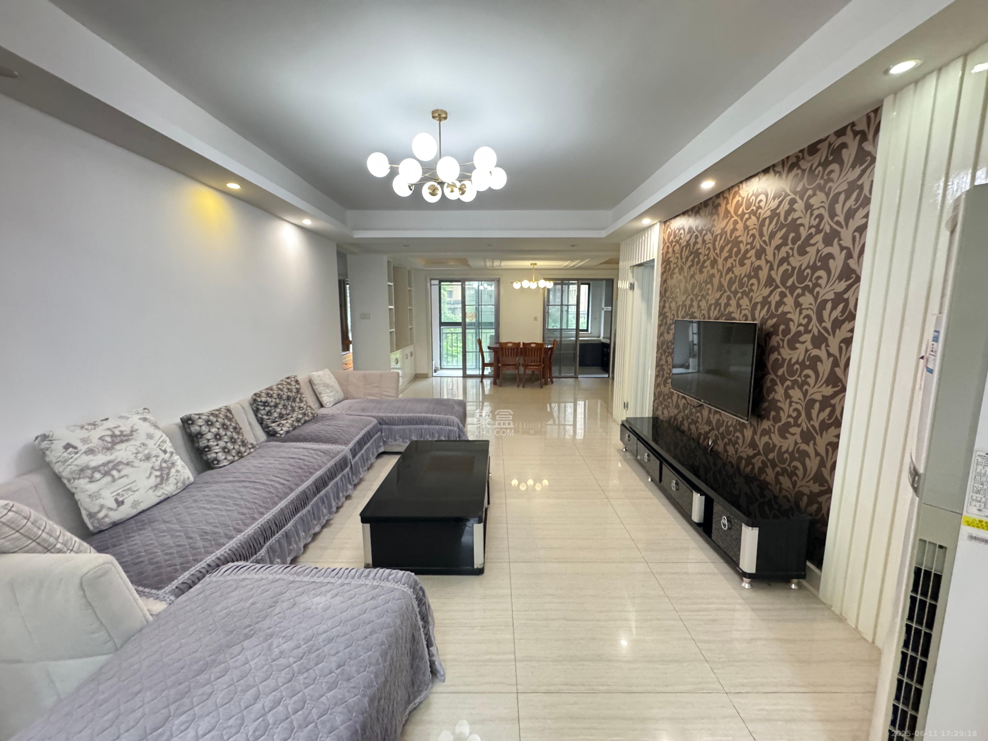 优山美地 3室2厅2卫 2700.0元/月 优山美地 3室2厅2卫 2700.0元/月室内图