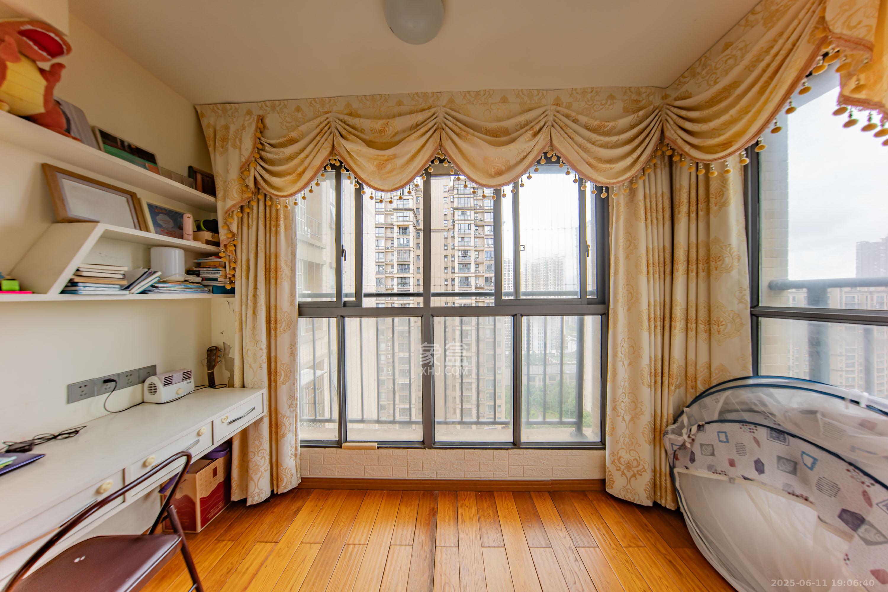 中建麓山和苑  3室2厅2卫    75.0万 中建麓山和苑  3室2厅2卫    75.0万阳台