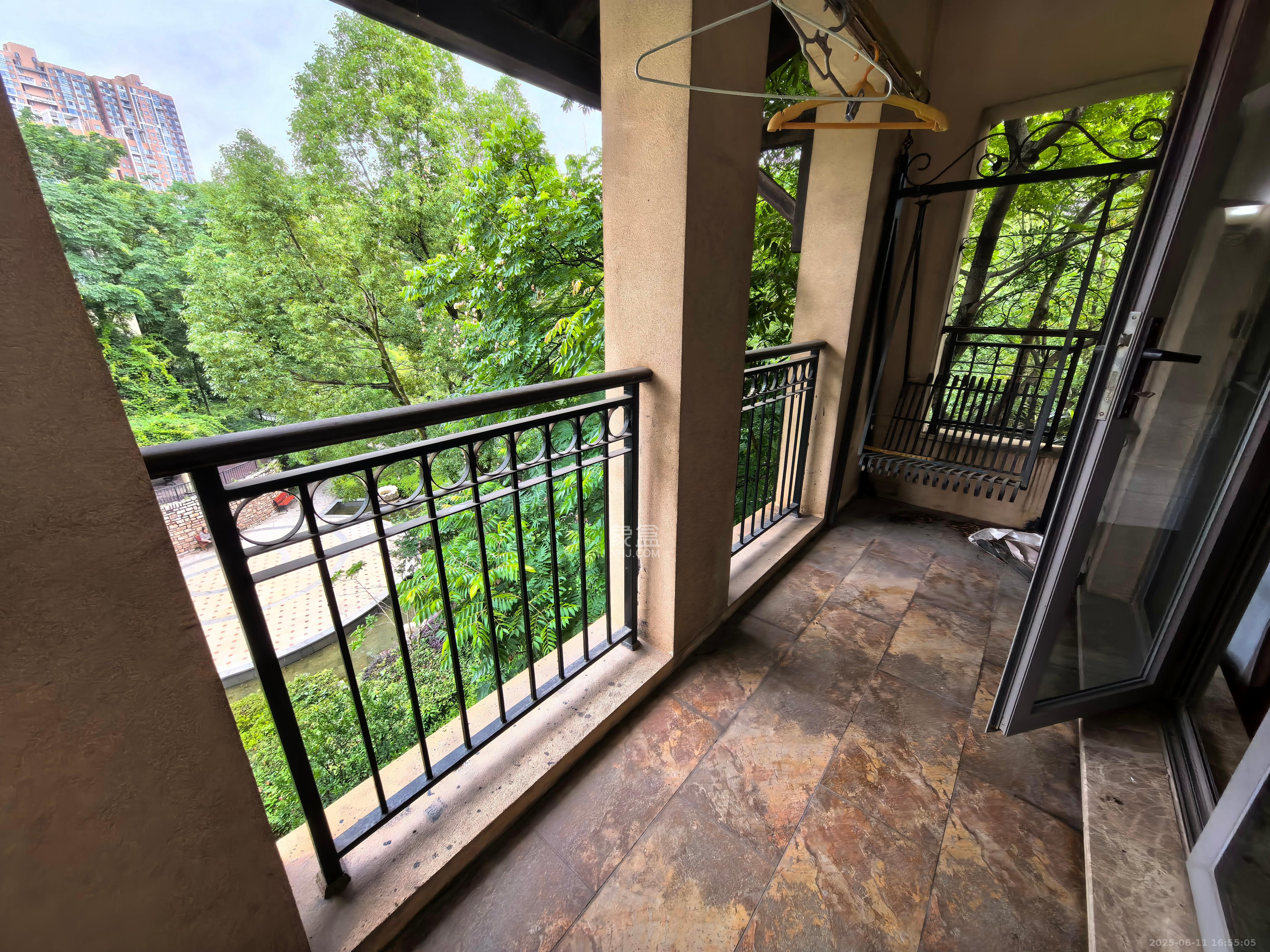 托斯卡纳洋房高层 4室1厅2卫 5500.0元/月 托斯卡纳洋房高层 4室1厅2卫 5500.0元/月室内图