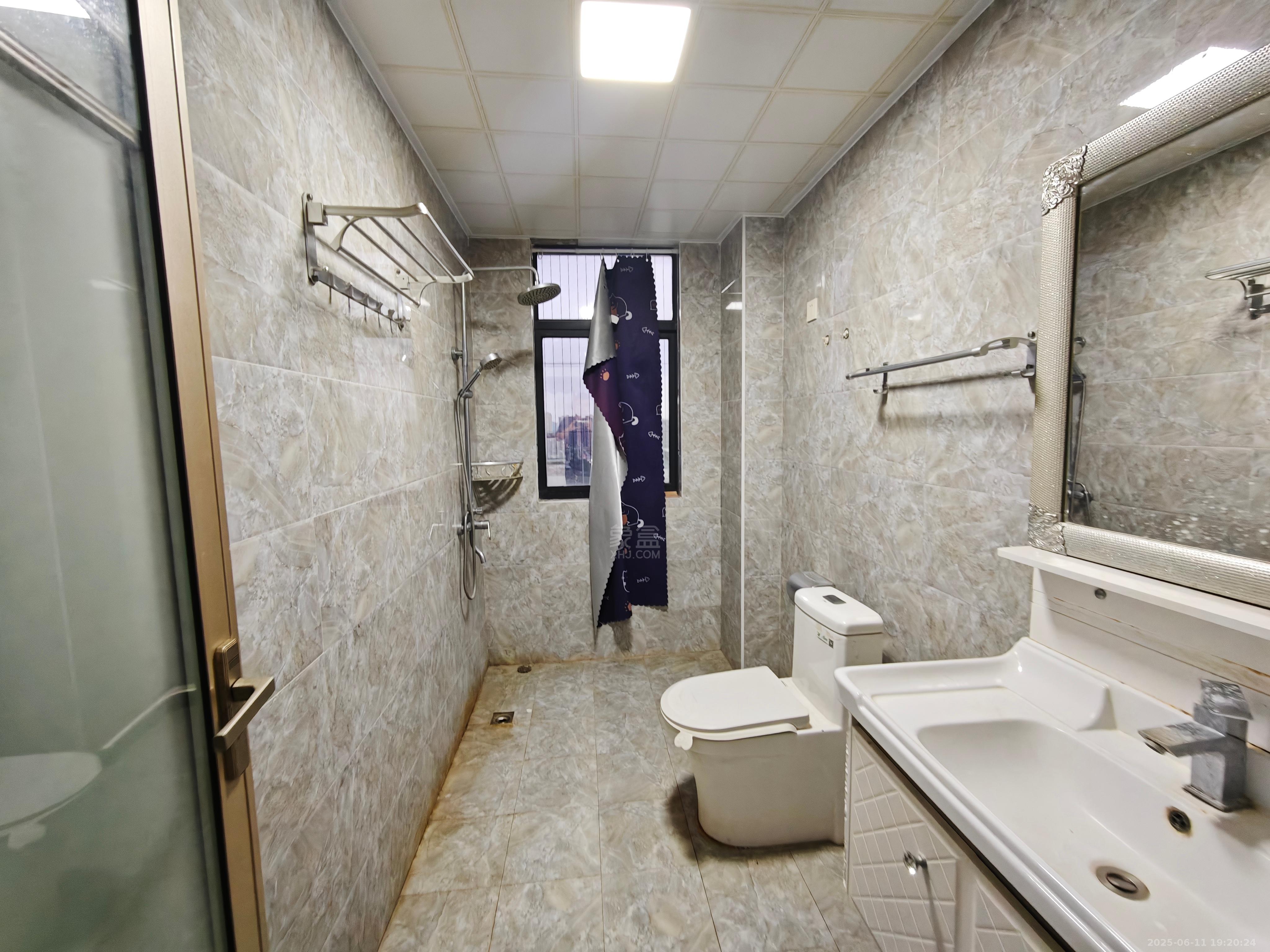 武广国际学苑 3室2厅2卫 1800.0元/月 武广国际学苑 3室2厅2卫 1800.0元/月室内图