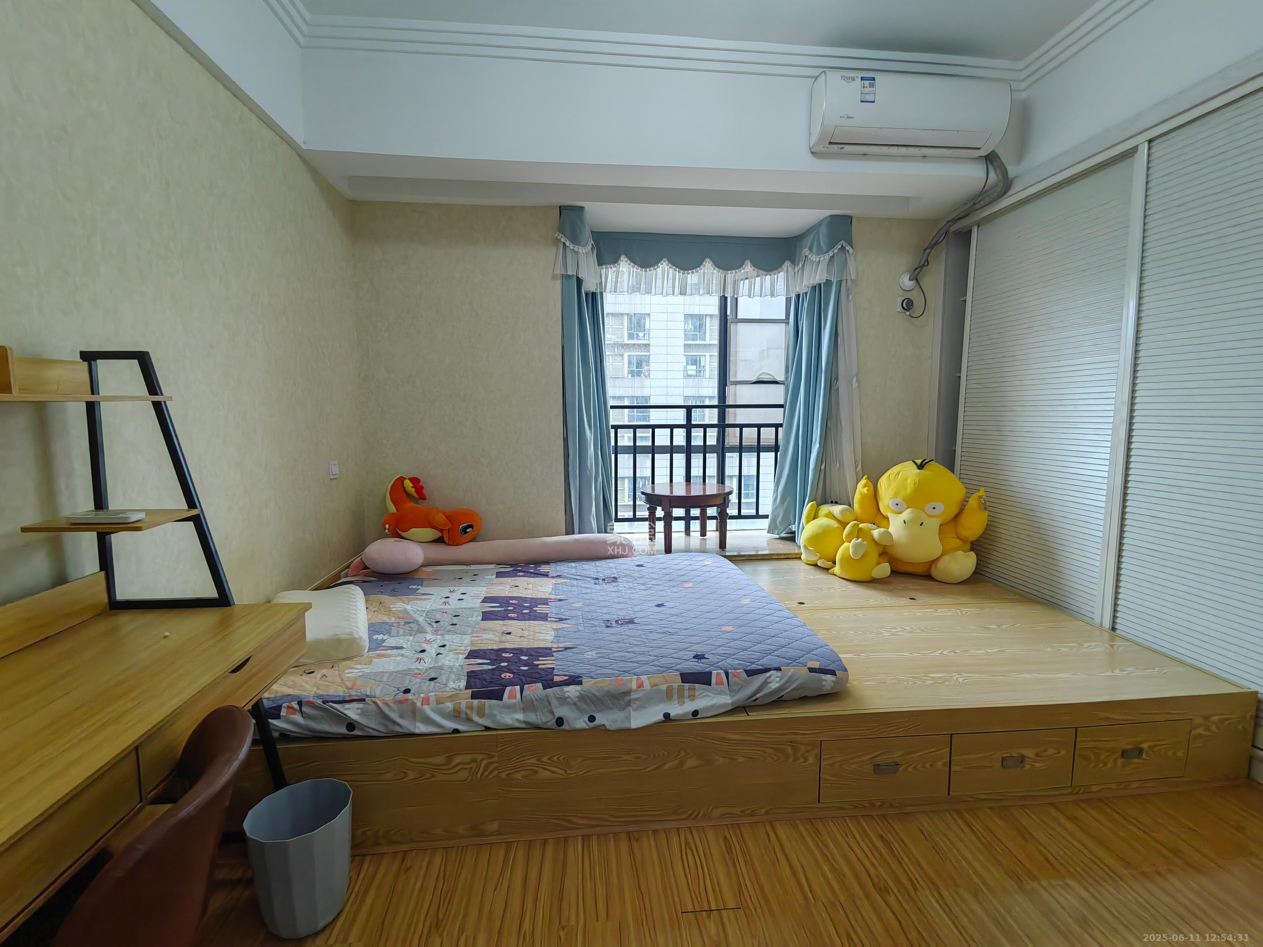西子一间  1室1厅1卫   1900.00元/月室内图