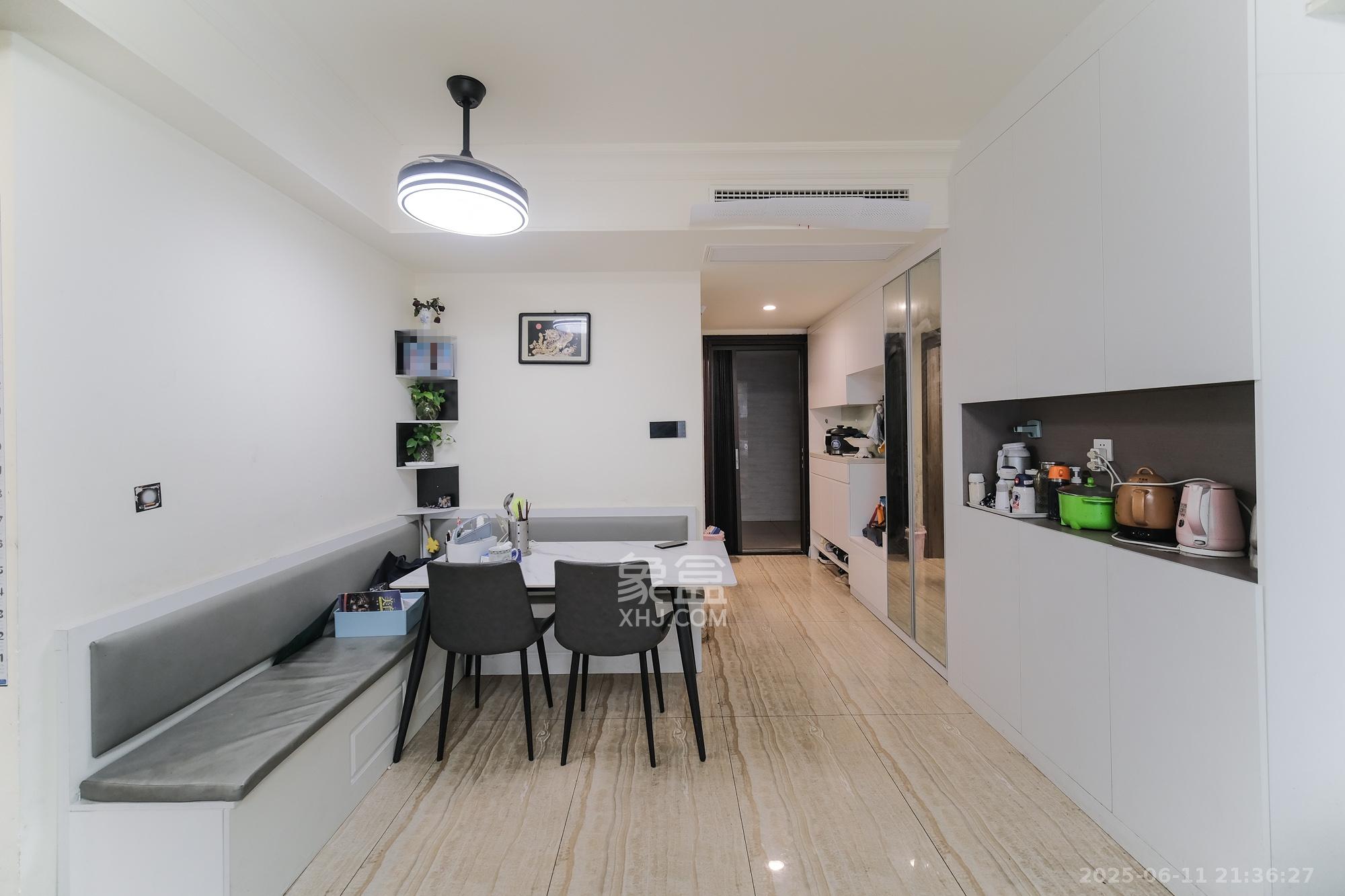 碧桂园翘楚棠  3室2厅2卫    79.0万客厅