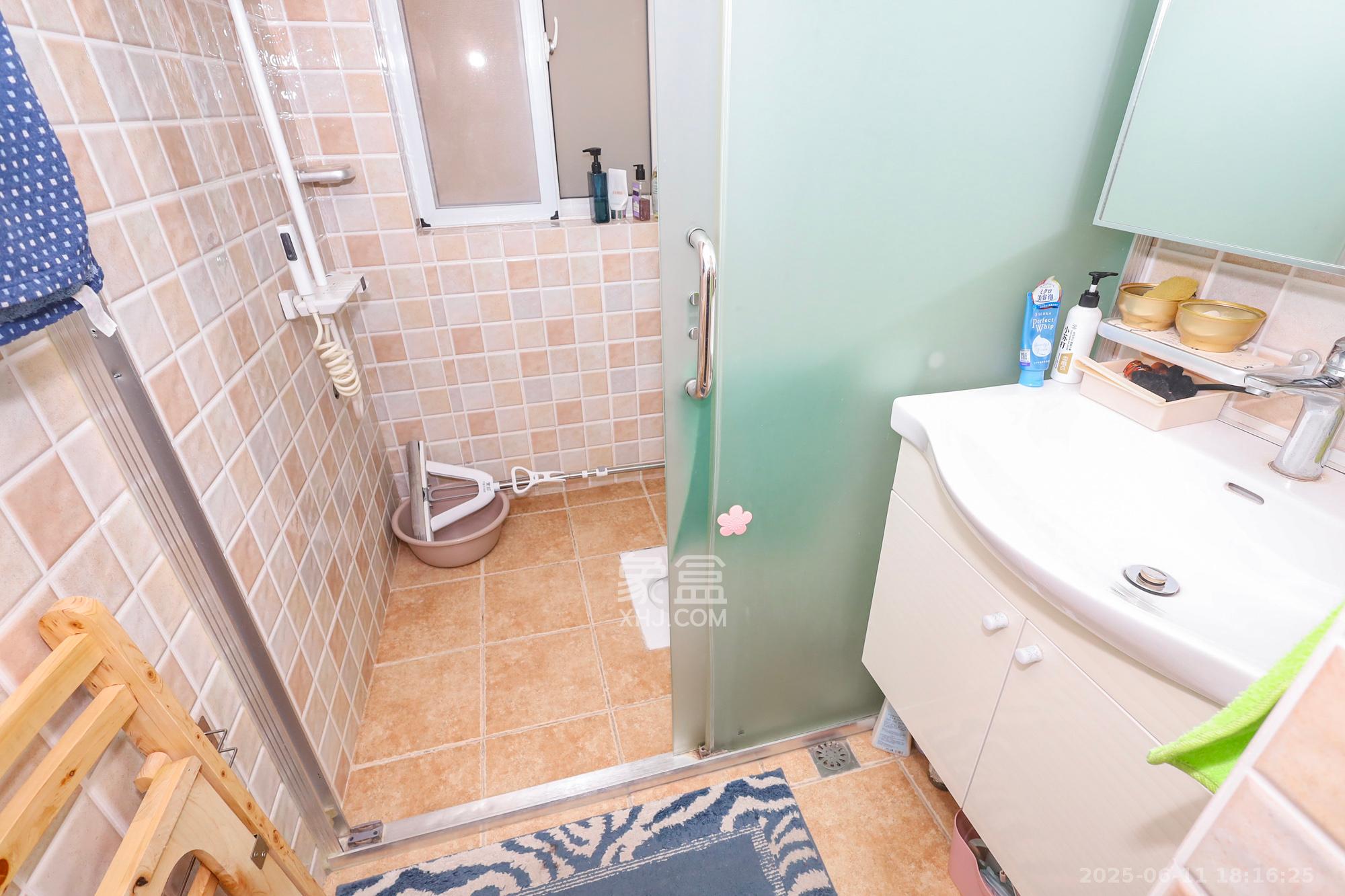 谷山乐园三期  2室2厅1卫    59.8万 谷山乐园三期  2室2厅1卫    59.8万卫生间