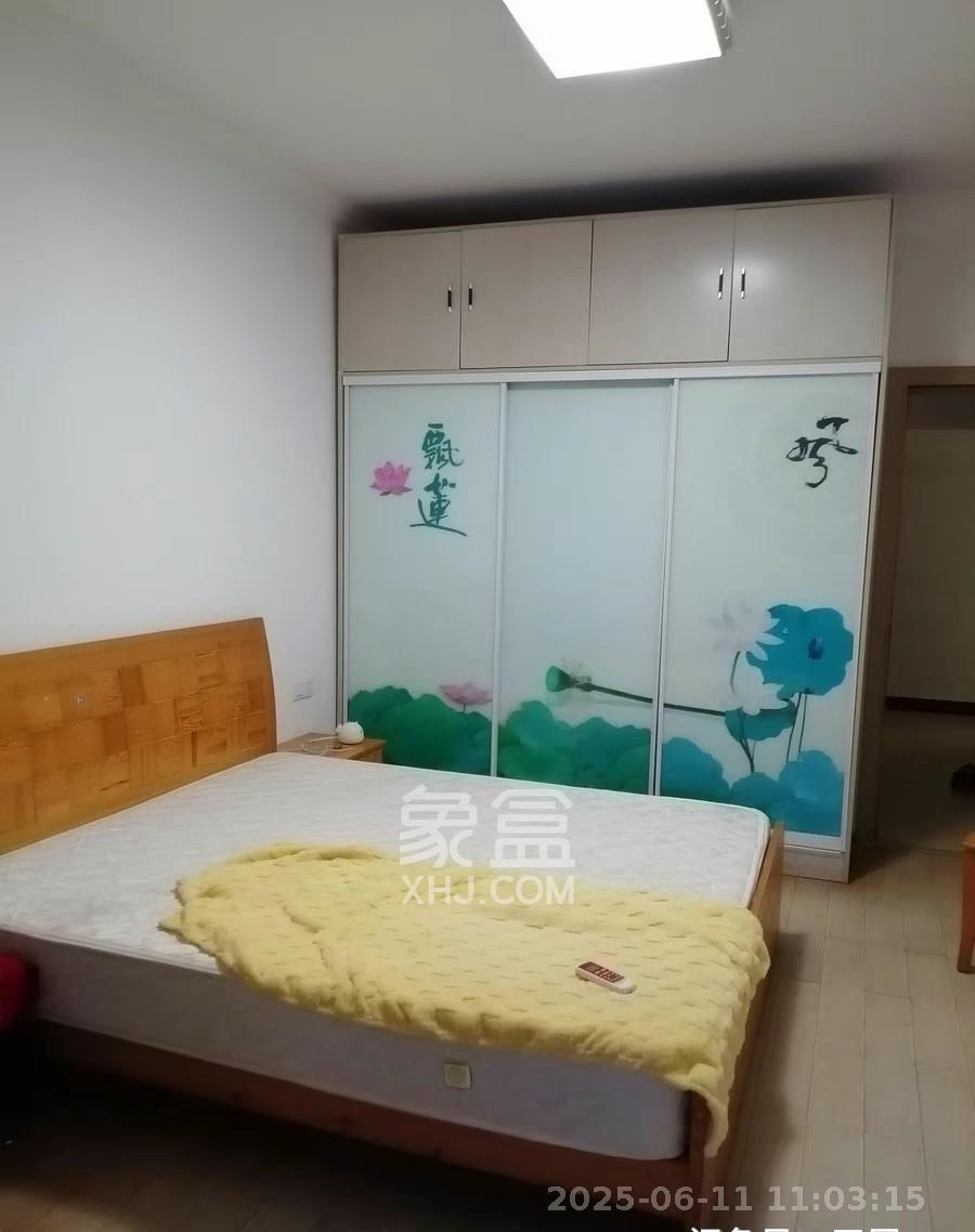 世纪桃花苑  3室2厅2卫   2000.00元/月室内图