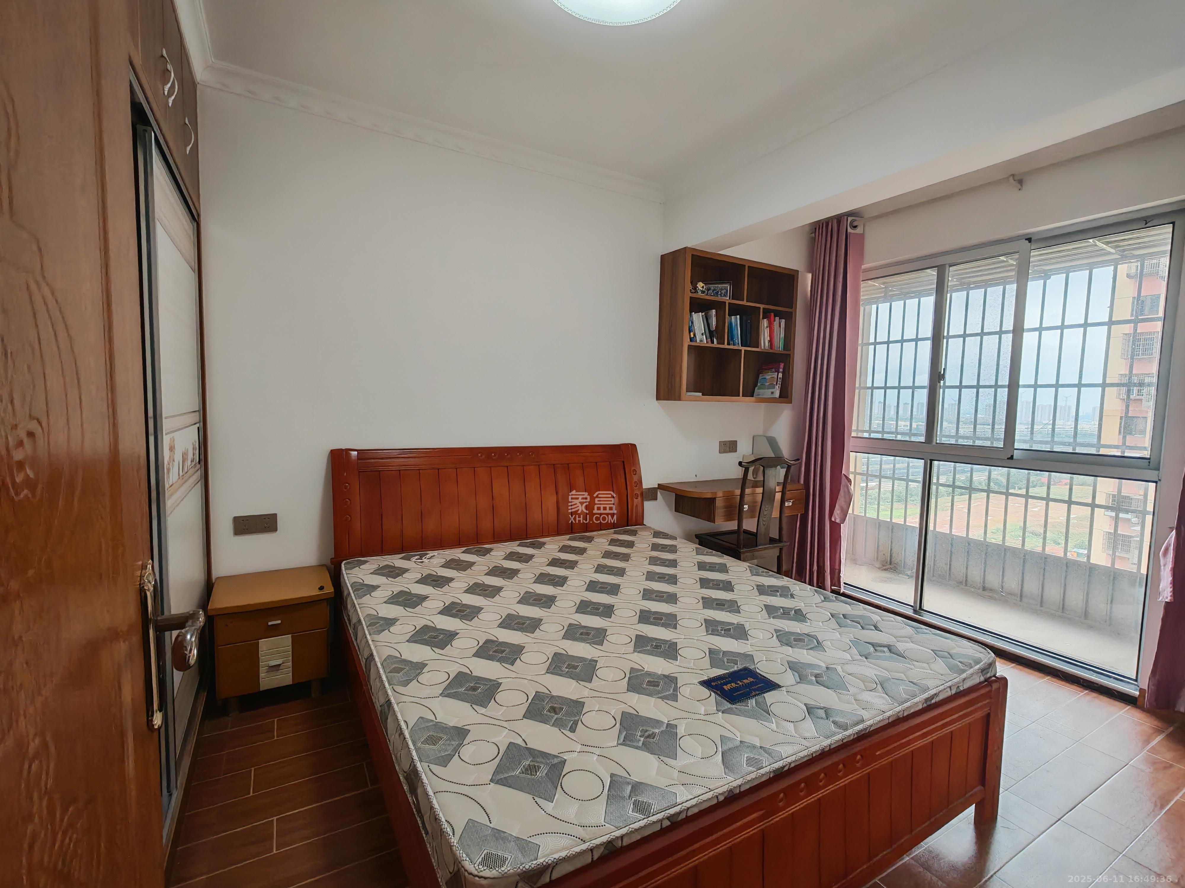 荷韵园 3室2厅1卫 1700.0元/月 荷韵园 3室2厅1卫 1700.0元/月室内图