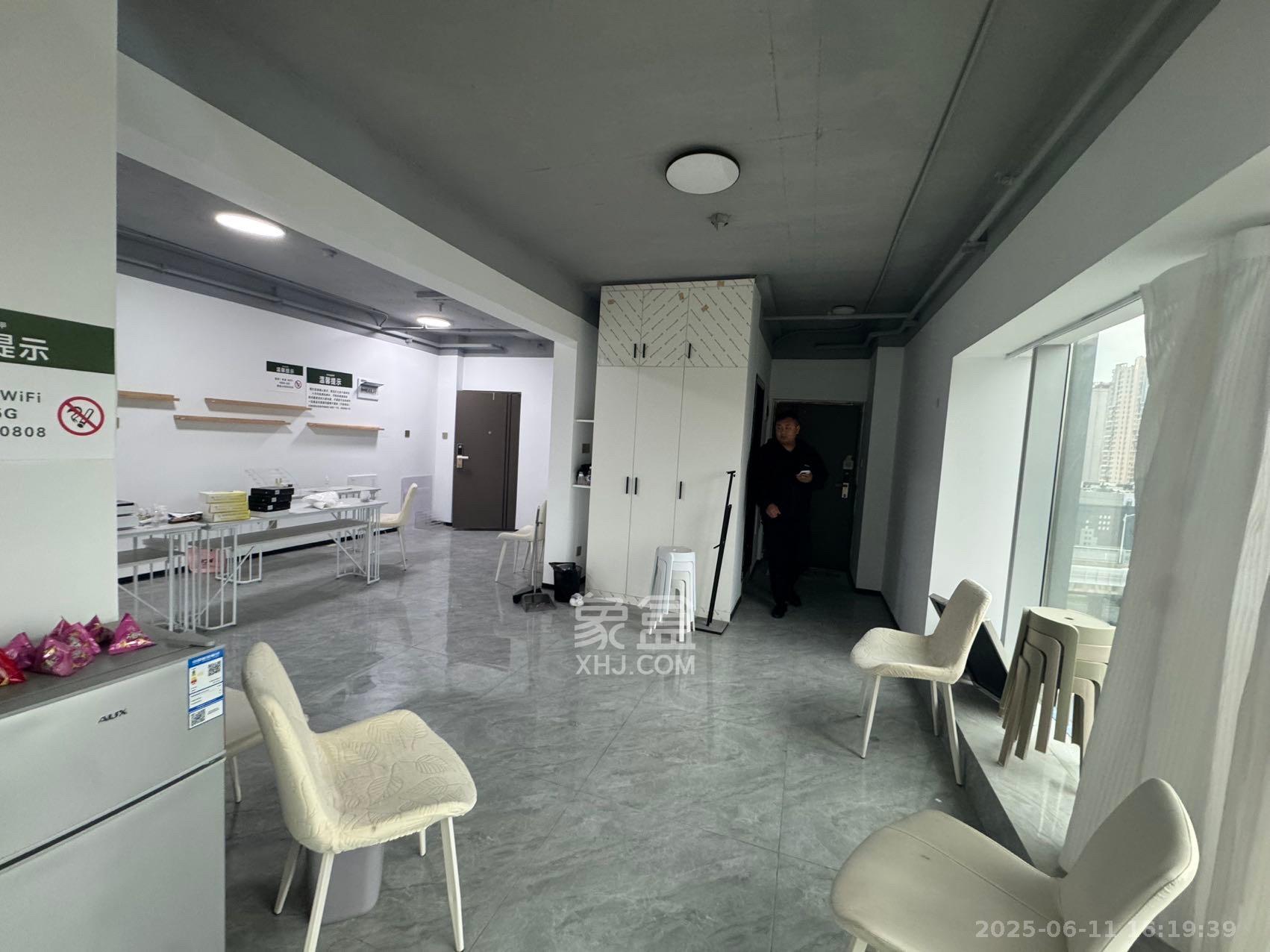 卓越伊景寓  1室0厅0卫   3600.00元/月室内图