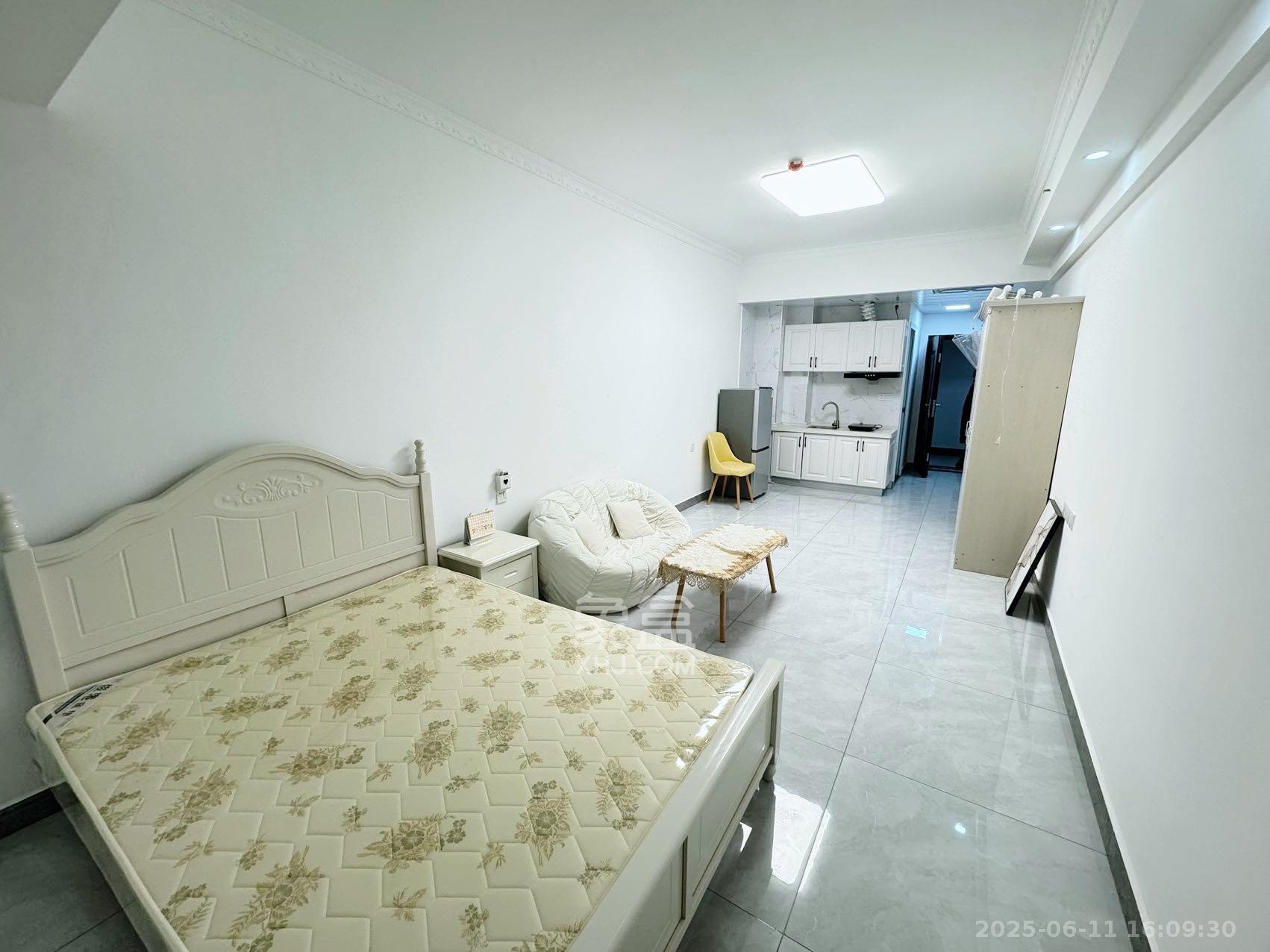 裕天国际商汇中心 1室1厅1卫 1600.0元/月 裕天国际商汇中心 1室1厅1卫 1600.0元/月室内图