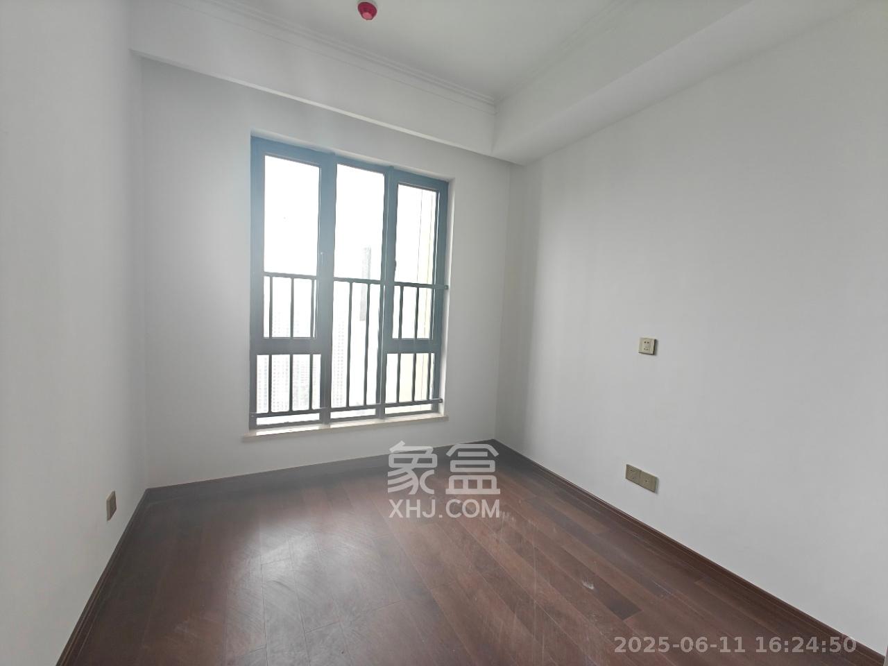 绿地长沙城际空间站(绿地新里佳苑) 4室2厅2卫 4600.0元/月 绿地长沙城际空间站(绿地新里佳苑) 4室2厅2卫 4600.0元/月室内图