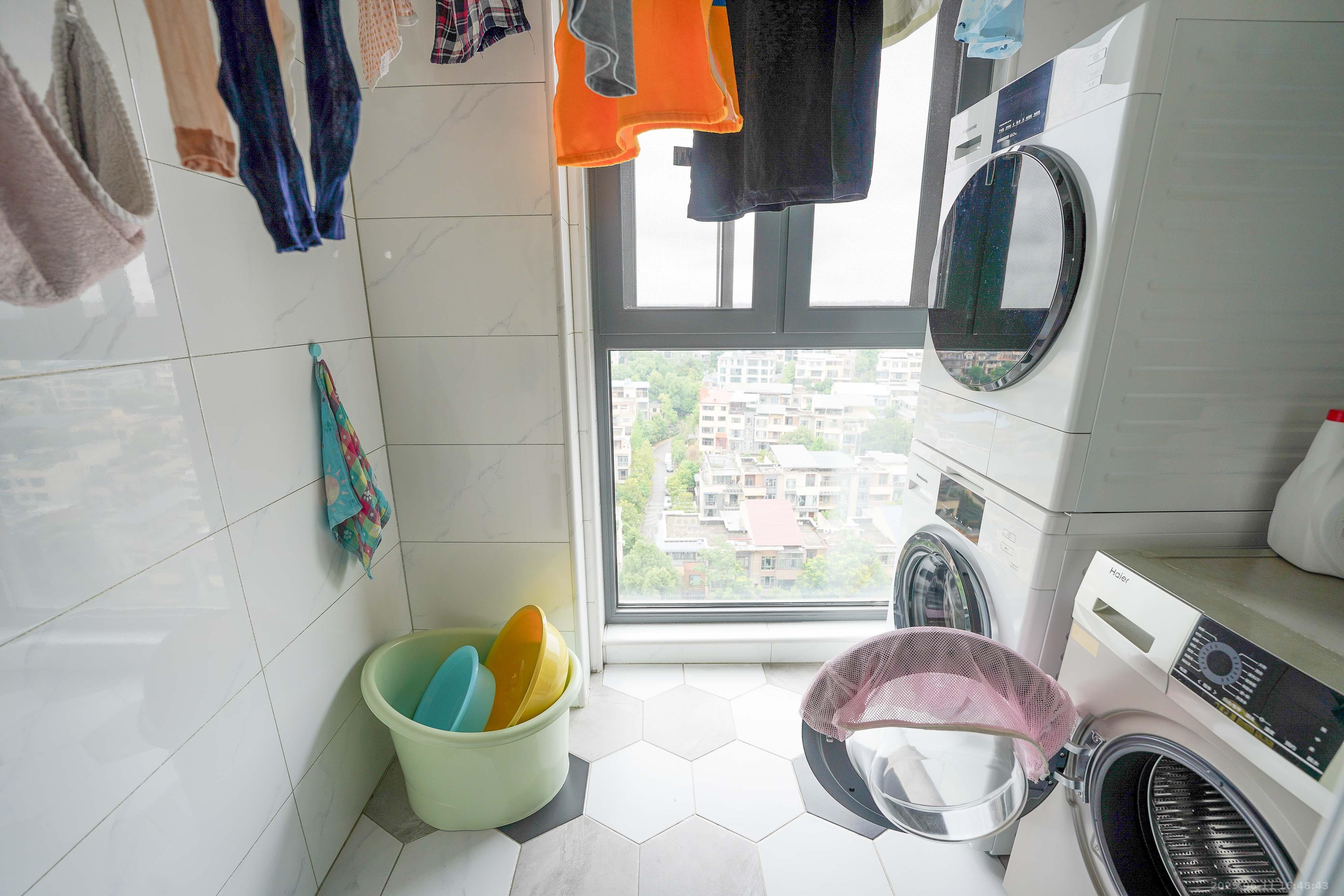 和美星城 3室1厅1卫 115.0万 和美星城 3室1厅1卫 115.0万阳台