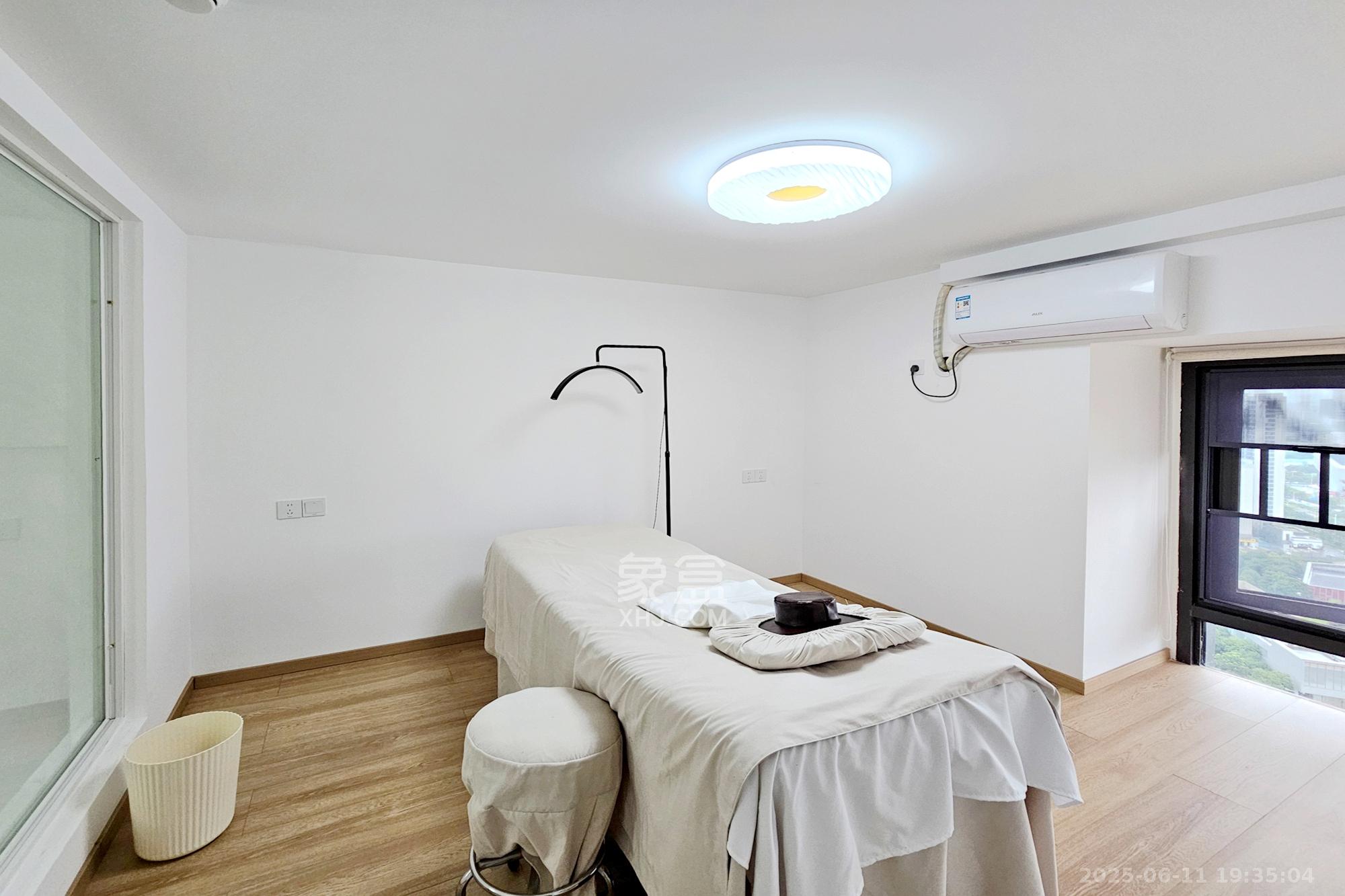 明昇壹城(明昇时代广场)三期 2室1厅1卫 58.0万 明昇壹城(明昇时代广场)三期 2室1厅1卫 58.0万卧室