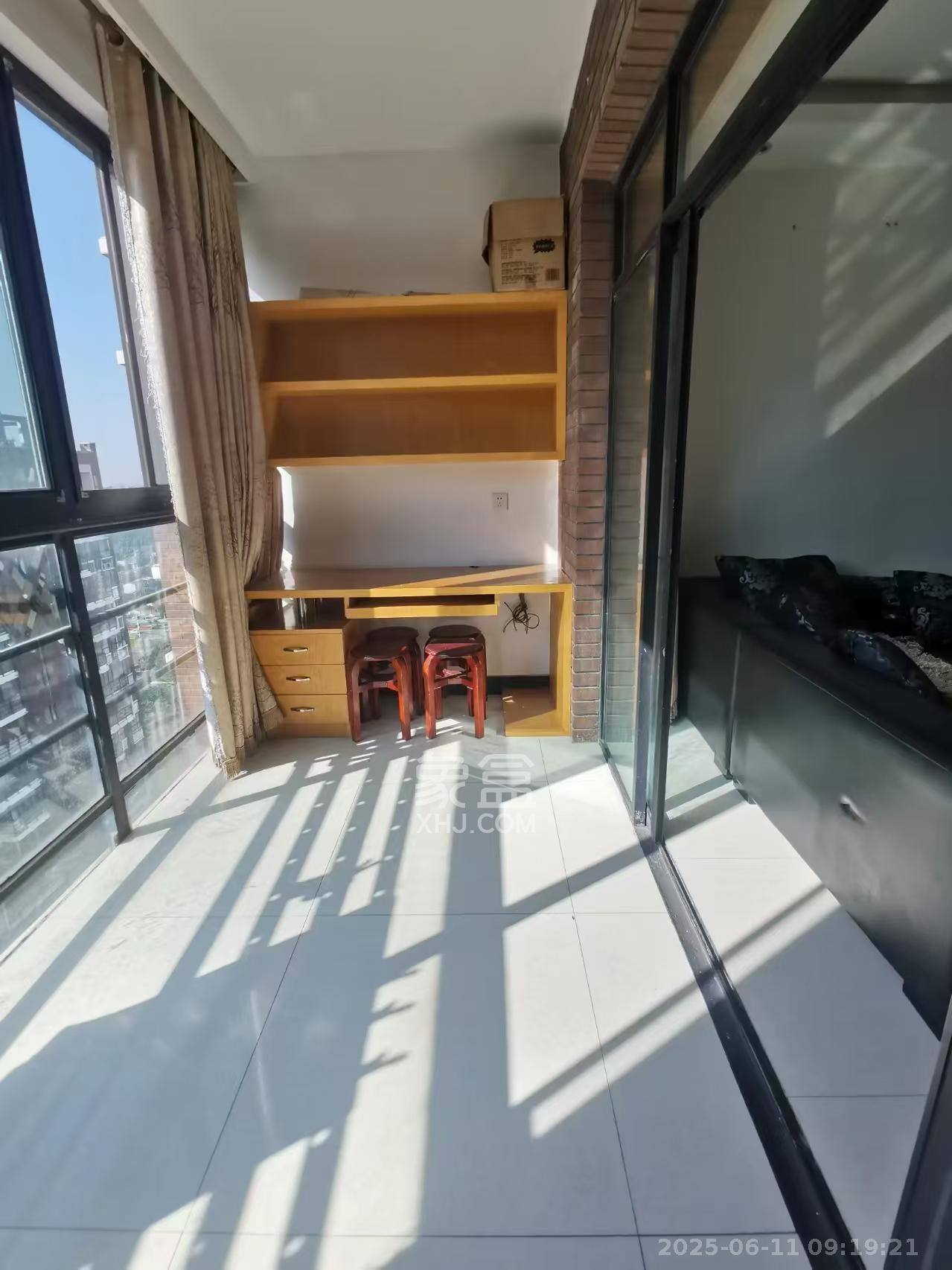 鑫远湘府华城 3室2厅2卫 3300.0元/月 鑫远湘府华城 3室2厅2卫 3300.0元/月室内图