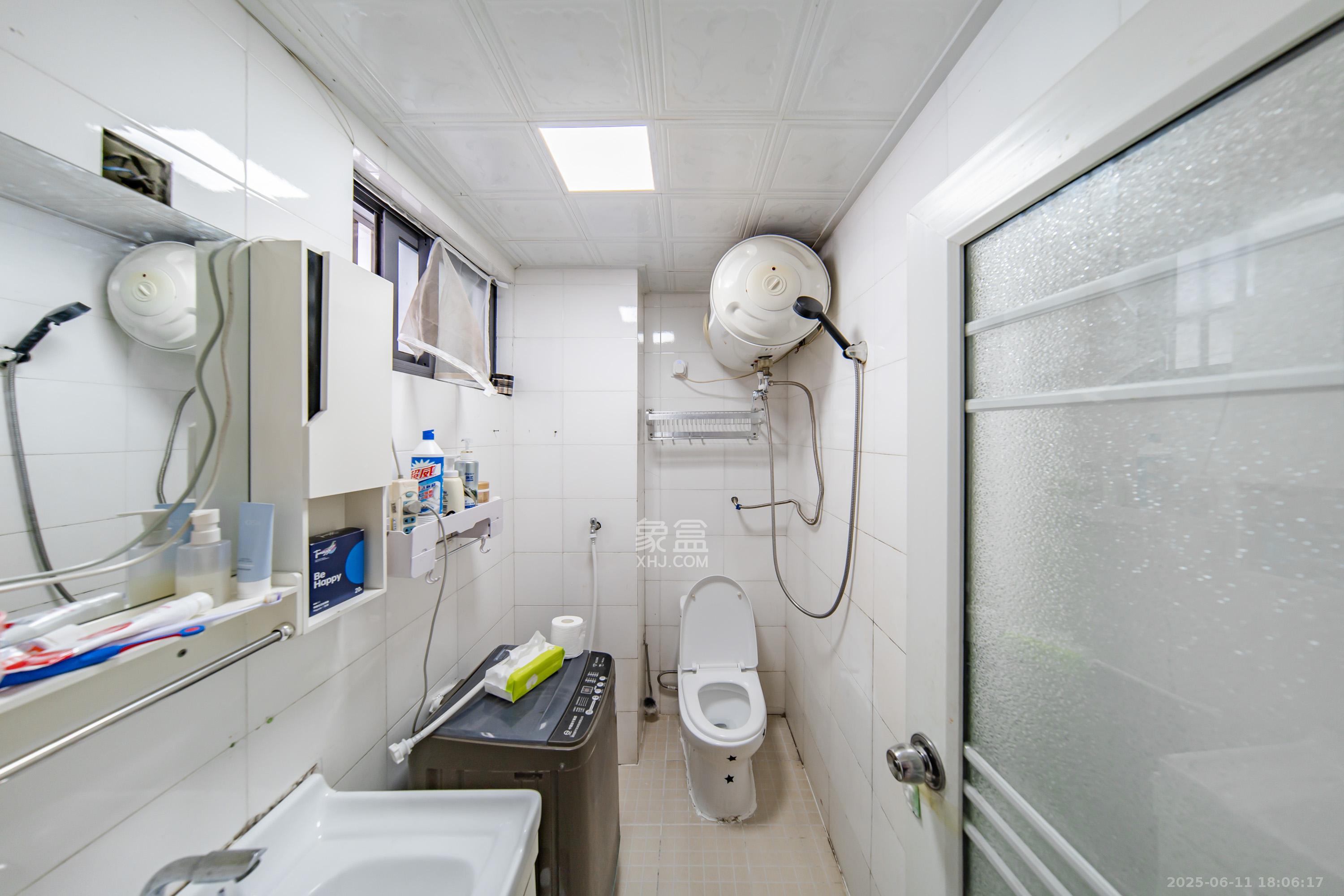 阳光100二期  1室1厅1卫    24.8万 阳光100二期  1室1厅1卫    24.8万卫生间