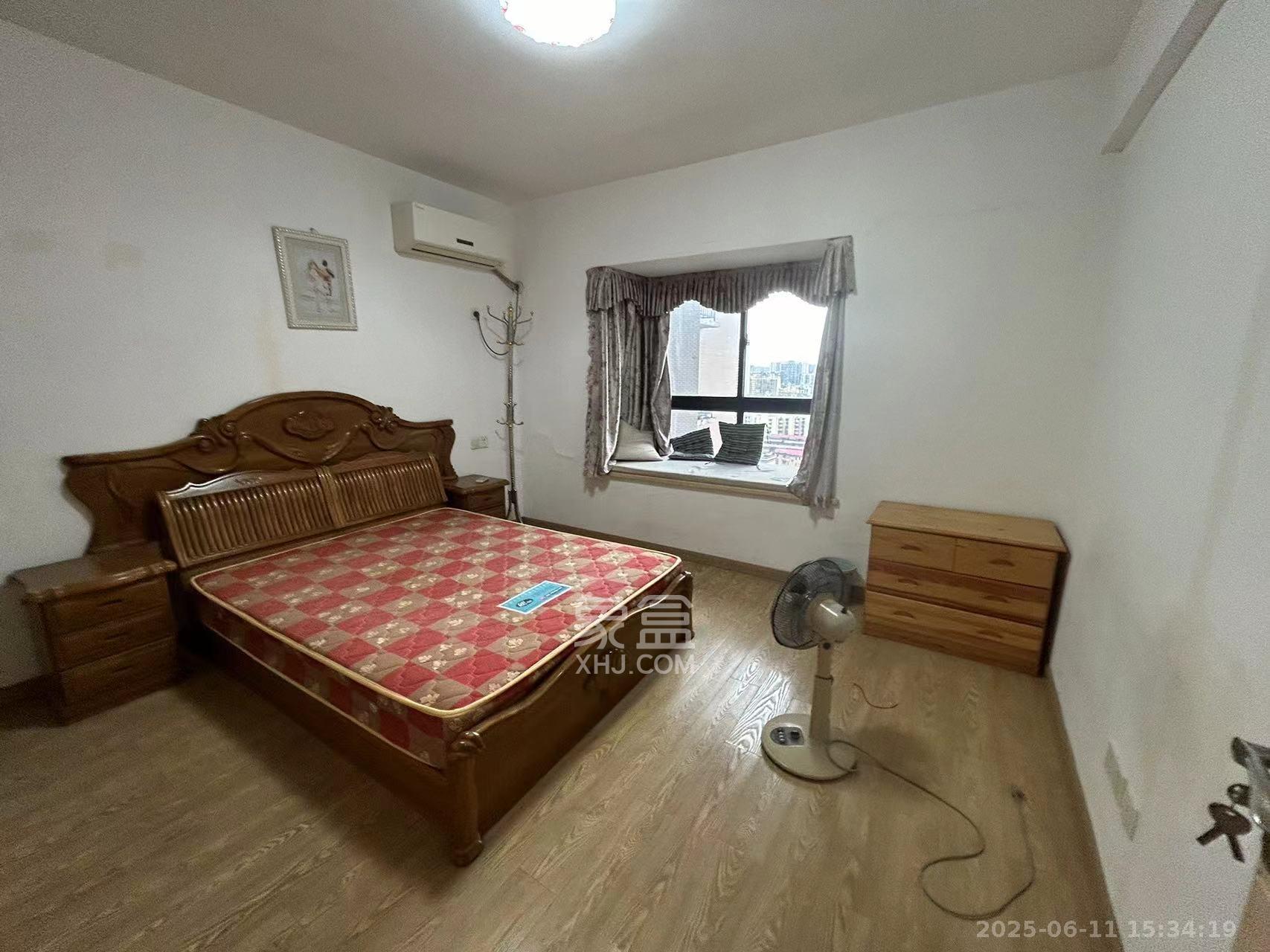 曙光领峰(曙光家园)  3室2厅1卫    3300.0元/月 曙光领峰(曙光家园)  3室2厅1卫    3300.0元/月室内图