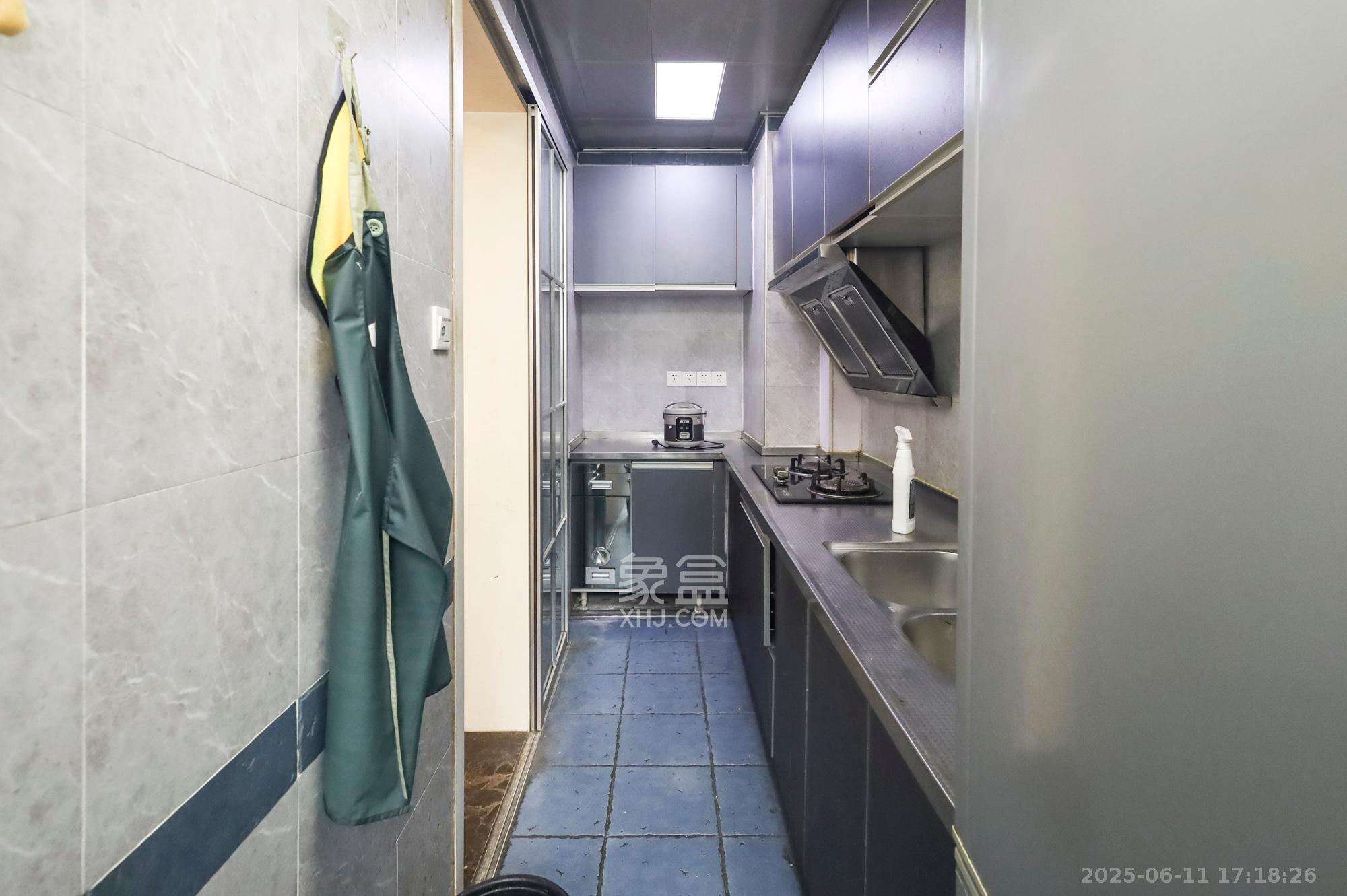 极目楚天 2室2厅1卫 45.0万 极目楚天 2室2厅1卫 45.0万厨房